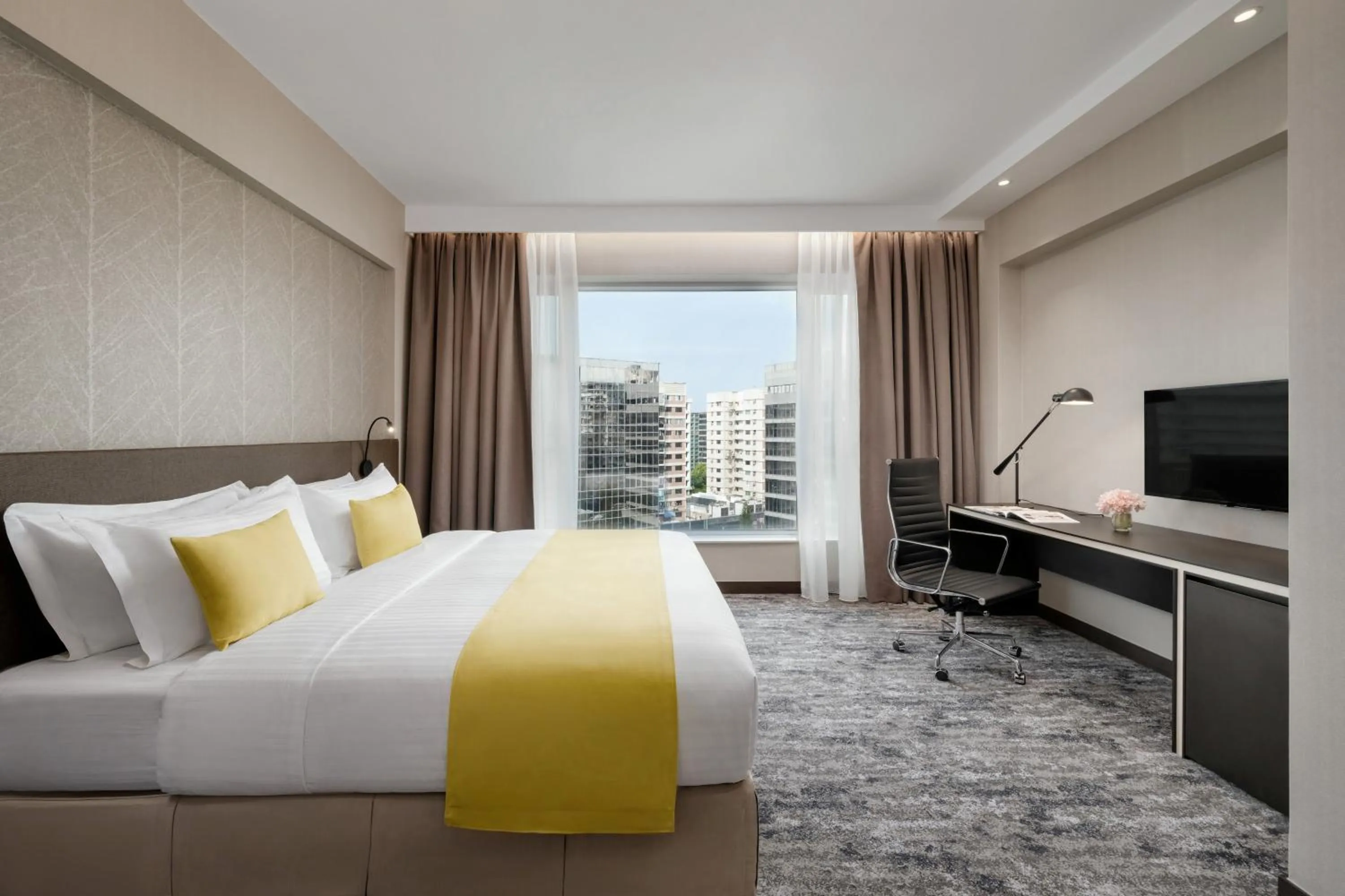 Deluxe King Room in Park Hotel Hong Kong