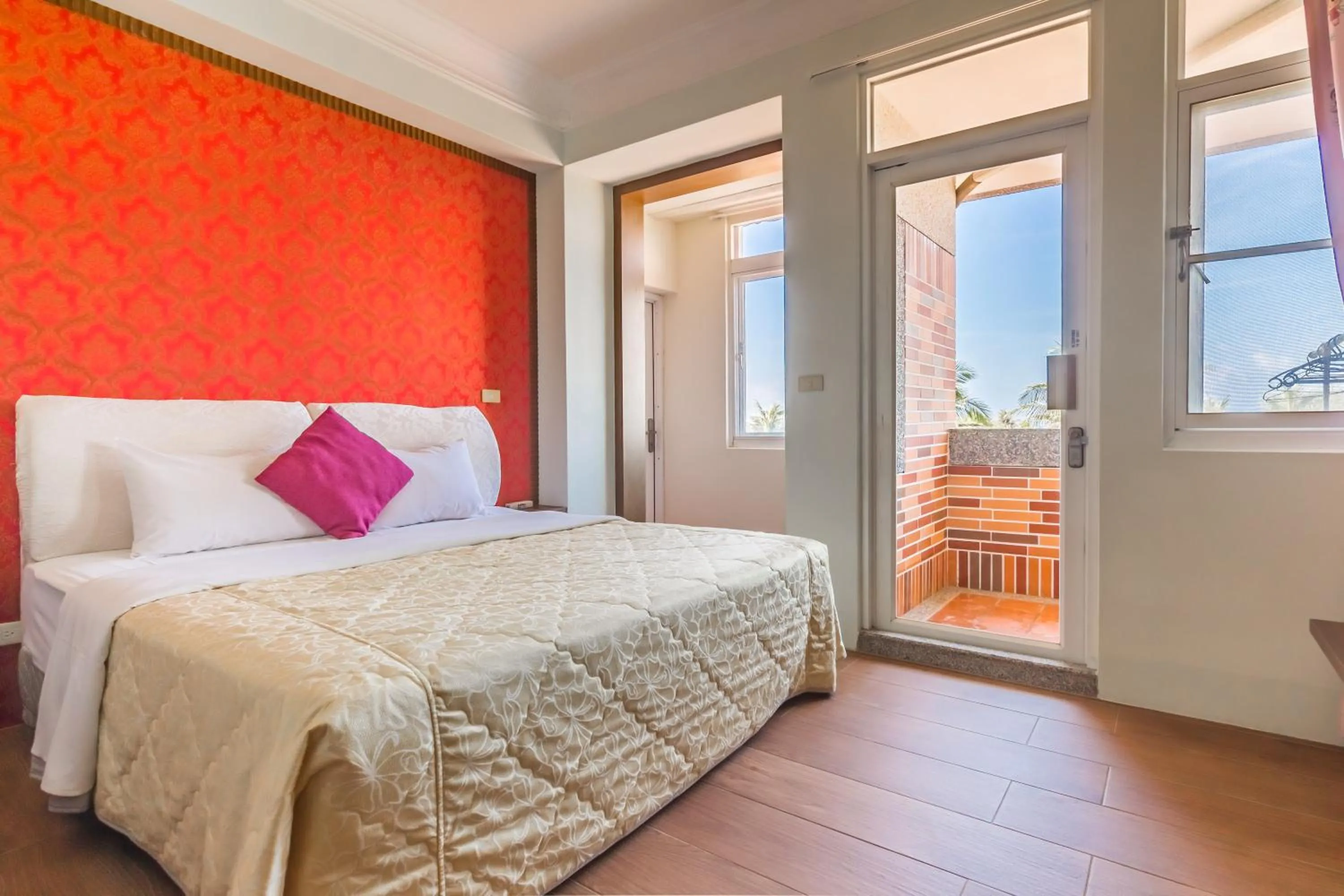 Double Room with Balcony and Mountain View in Kenting Maya-House B&B