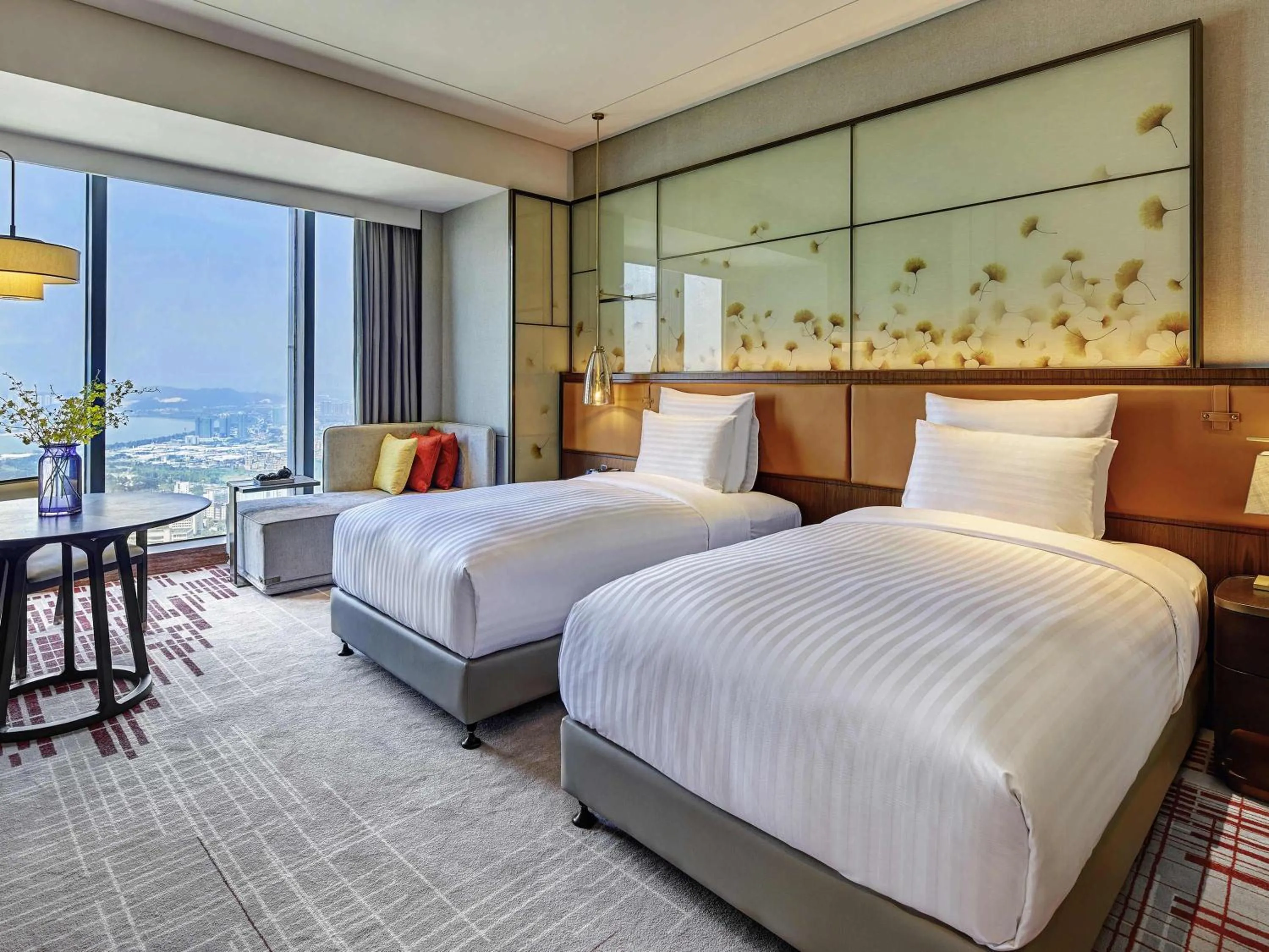 Superior Twin Room with City View in Pullman Huizhou Kaisa