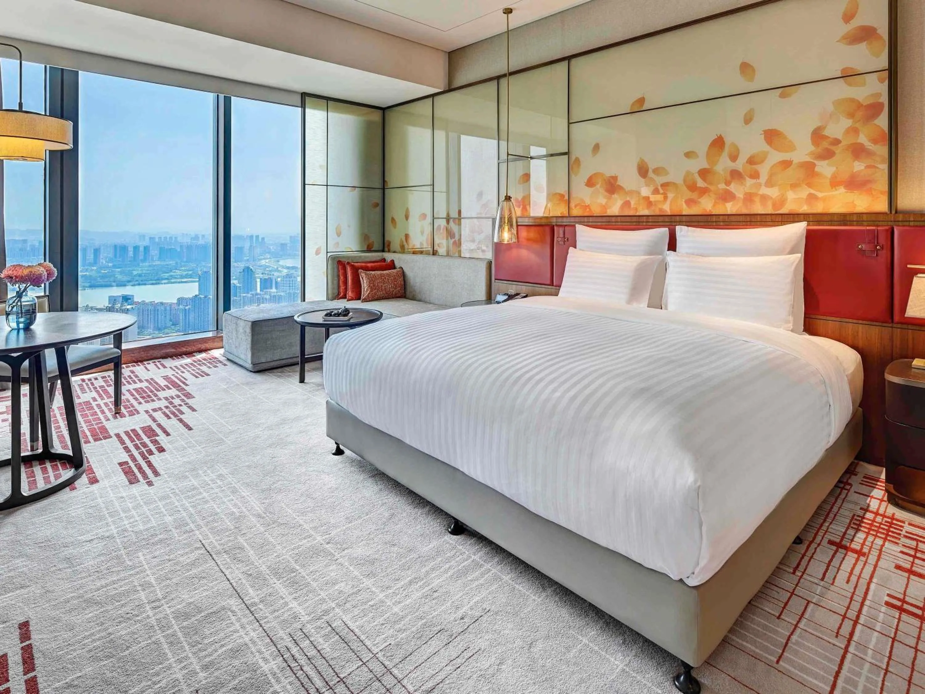 Deluxe King Room with River View - High Floor in Pullman Huizhou Kaisa