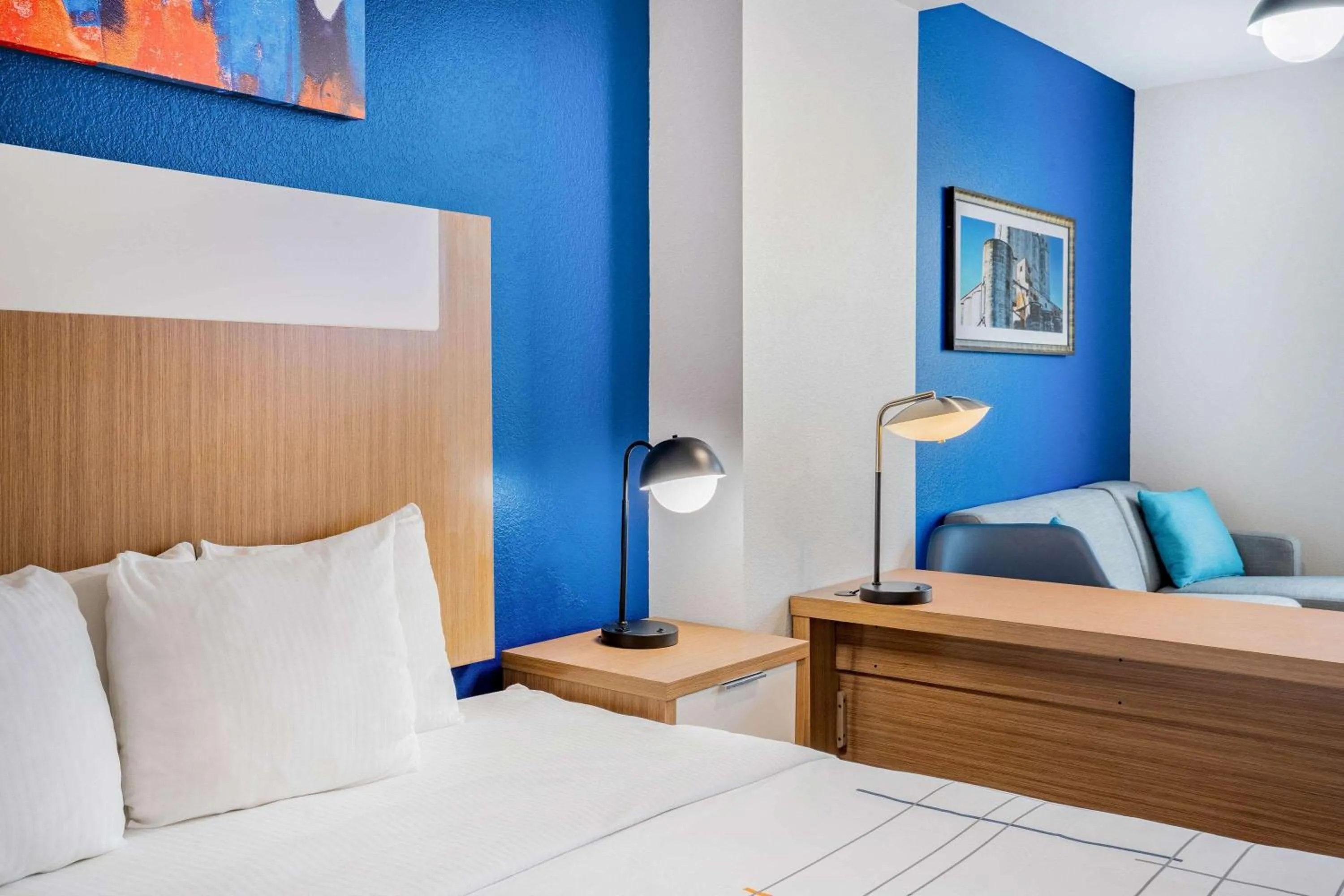 Deluxe King Room - Mobility Access/Non-Smoking in La Quinta Inn & Suites Katy-Mills by Wyndham Katy