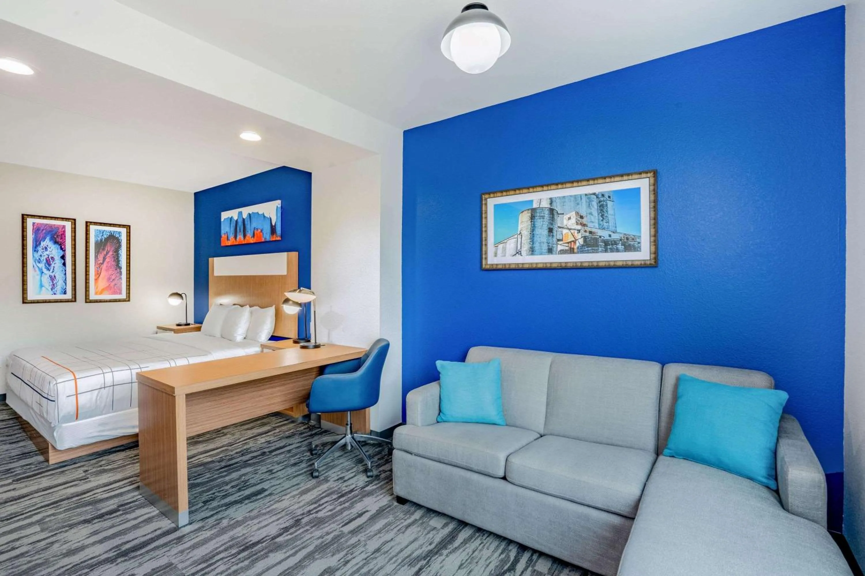 Superior King Room - Non-Smoking in La Quinta Inn & Suites Katy-Mills by Wyndham Katy