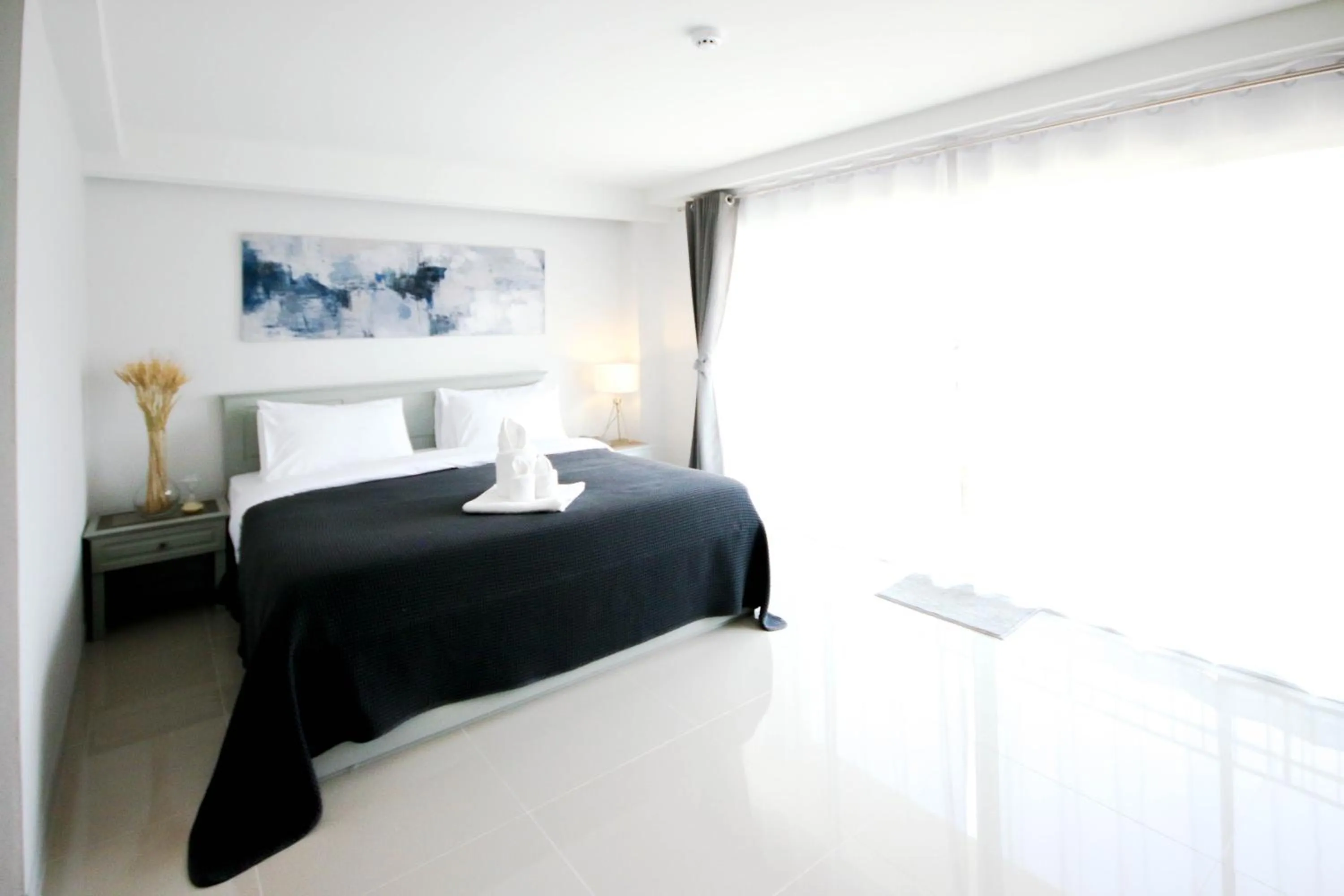 Deluxe Double Room with Balcony in Tonkla Boutique Hotel