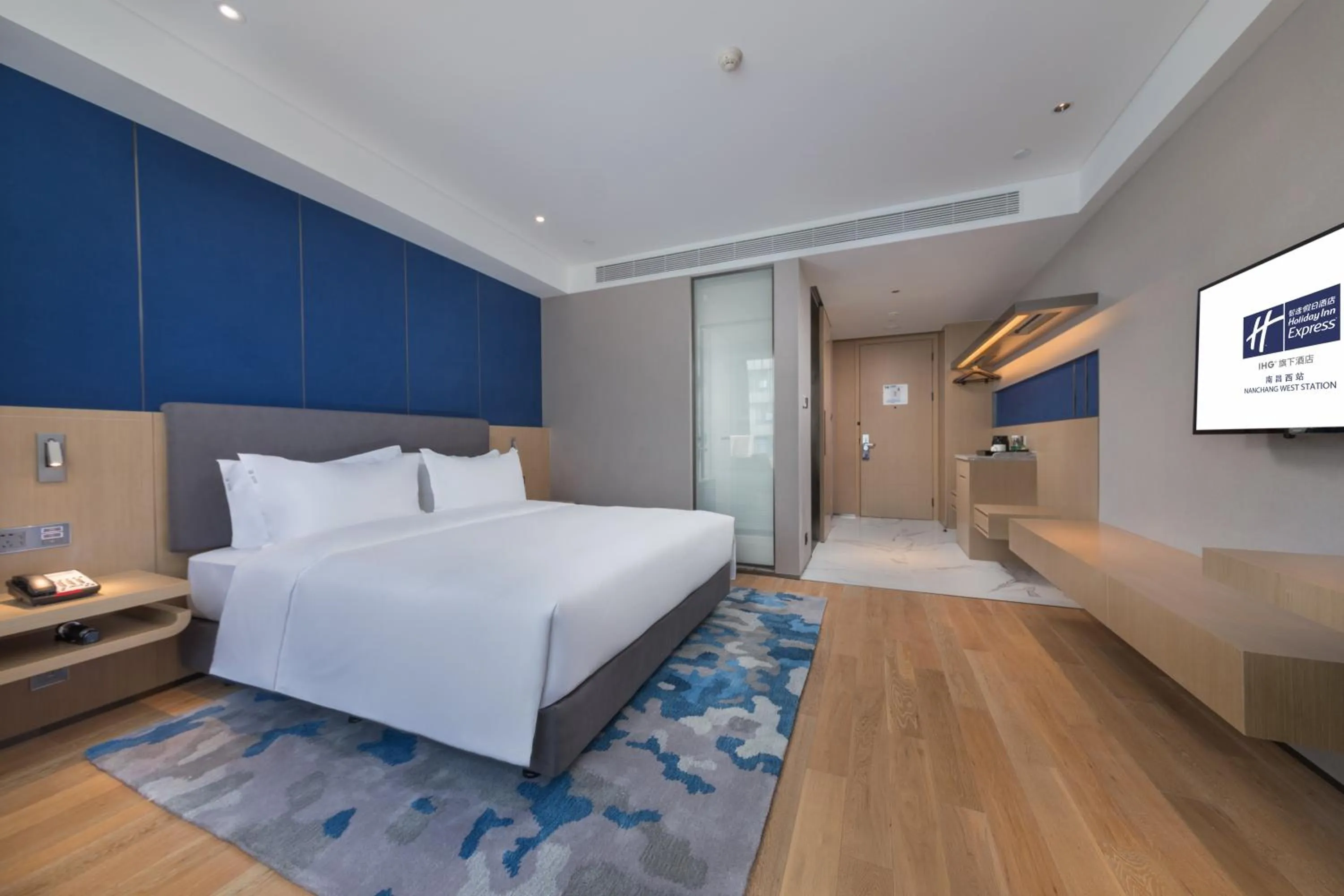 Standard King Room - Disability Access in Holiday Inn Express Nanchang West Station by IHG