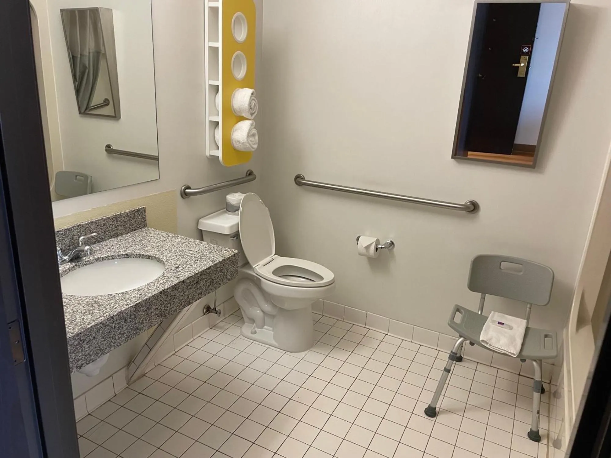 Queen Room - Disability Access - Non-Smoking in Motel 6-Bozeman, MT