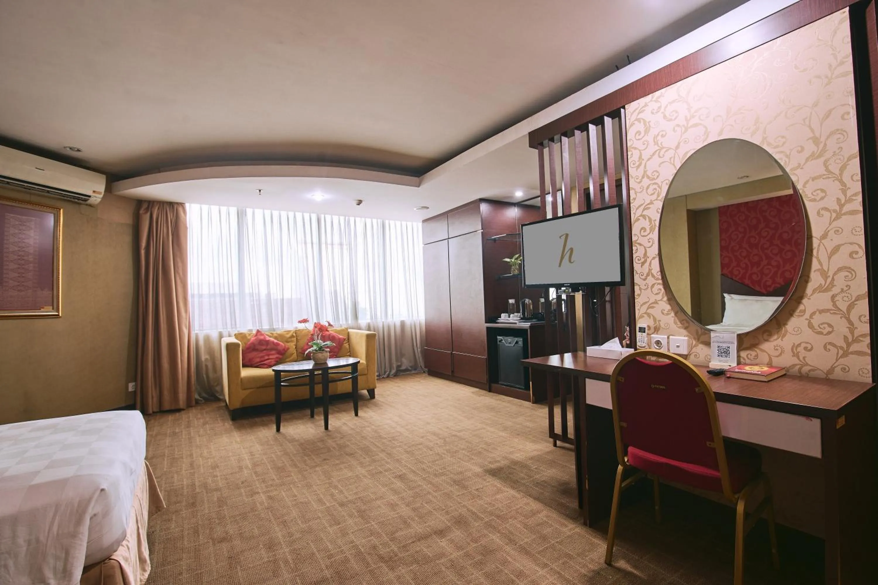 Deluxe Twin Room in Hotel Balairung Jakarta