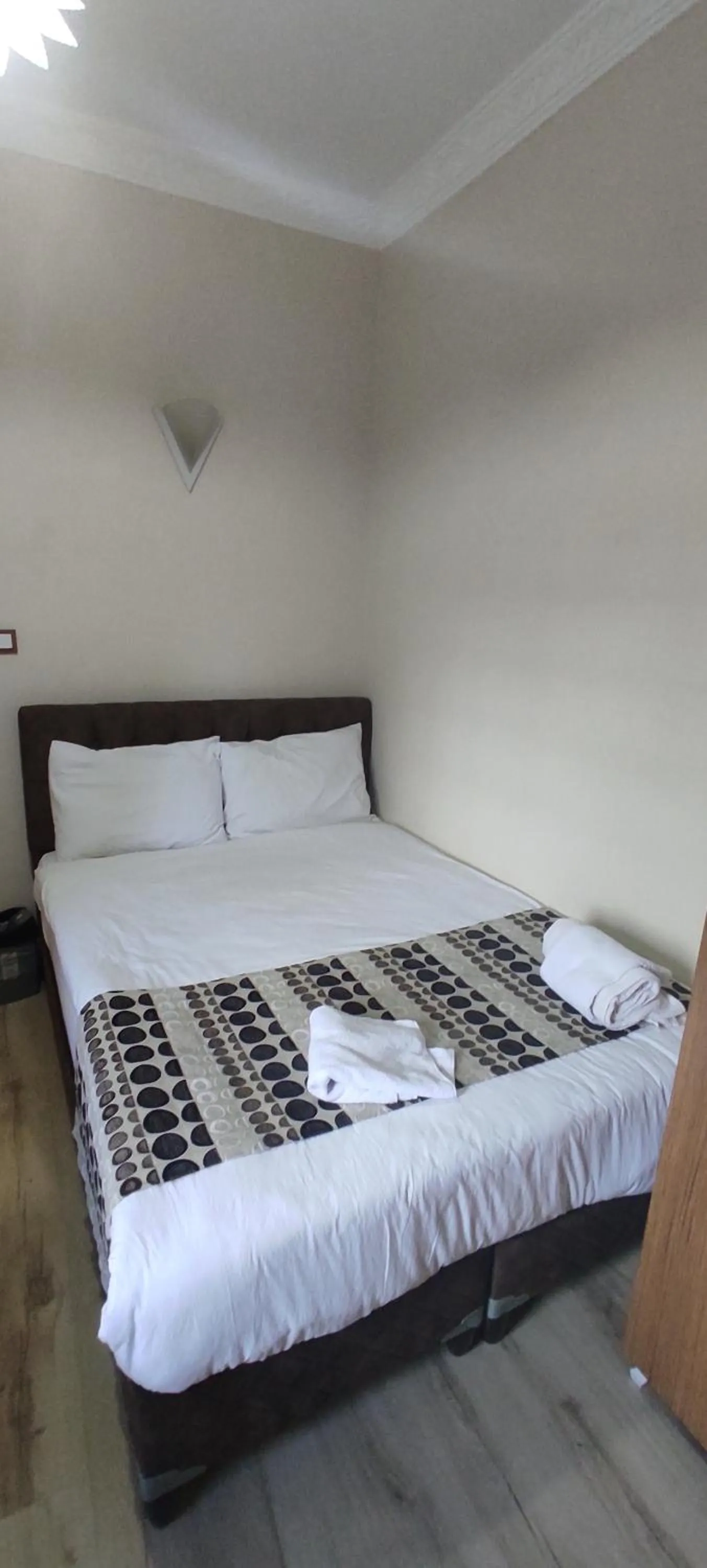 Budget Double Room in Biter Hotel