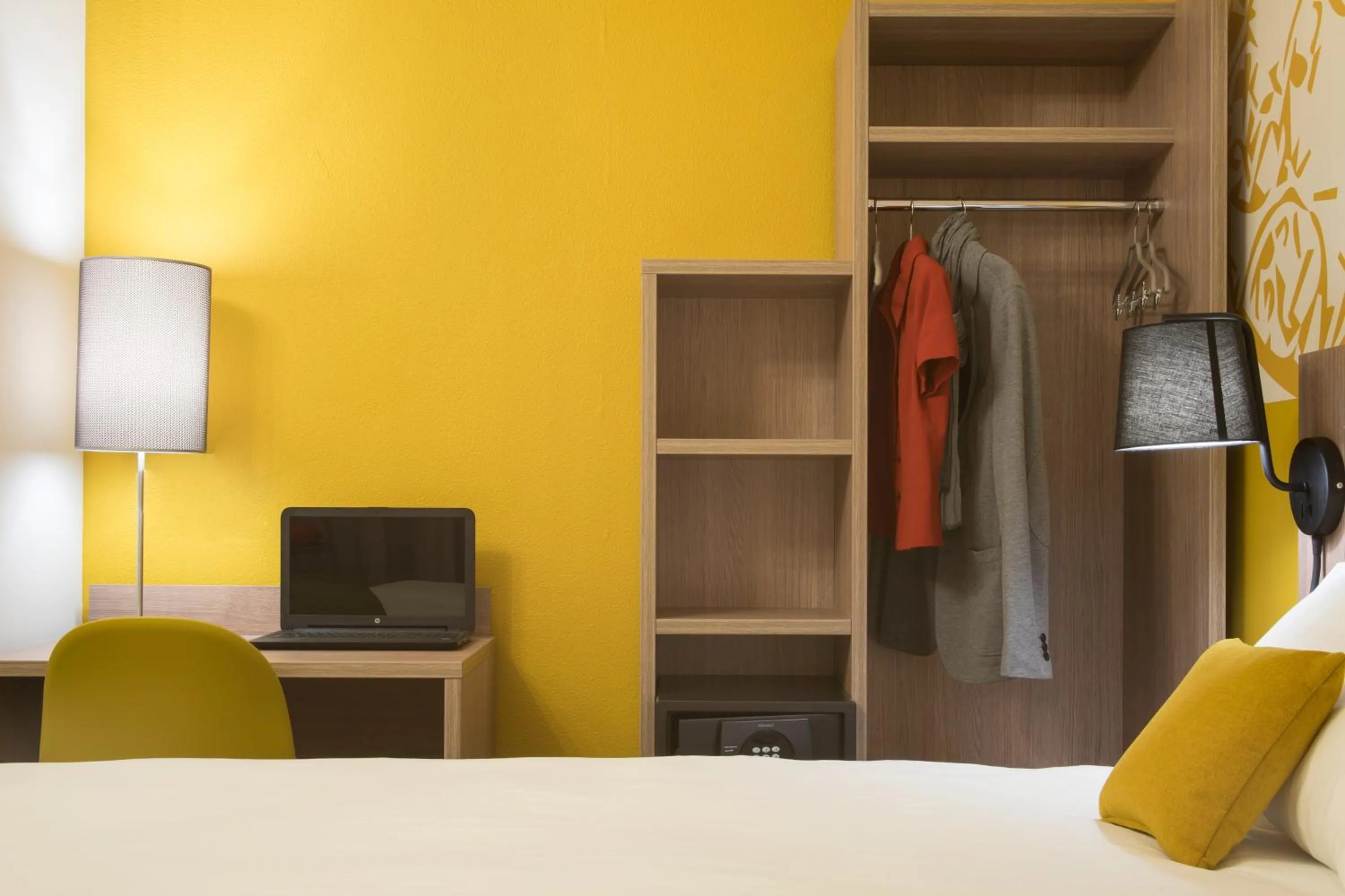 Standard Room with 1 Double Bed in ibis Styles Carcassonne La Cité