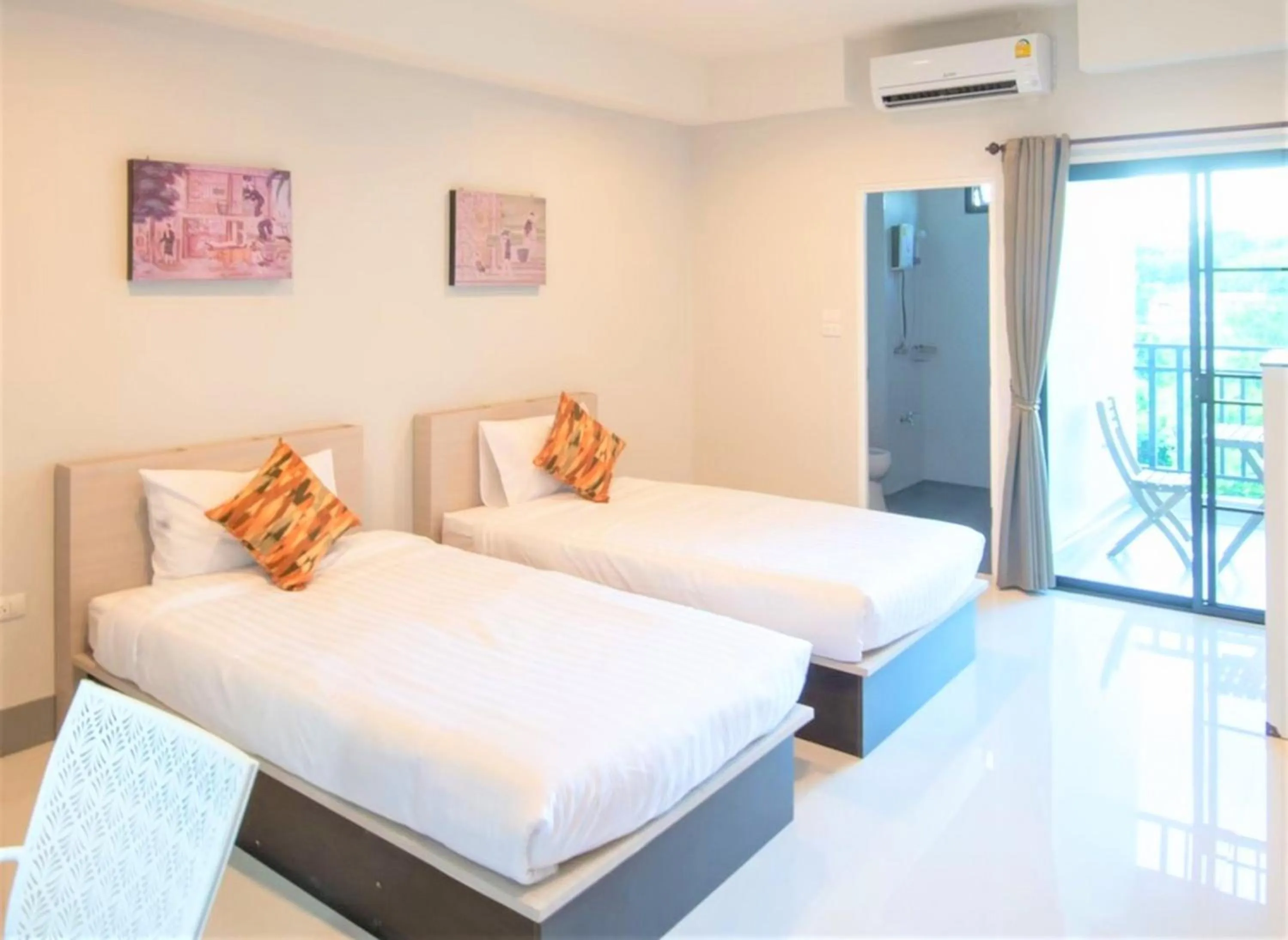Standard Twin Room in J2 Residence Chiang Rai