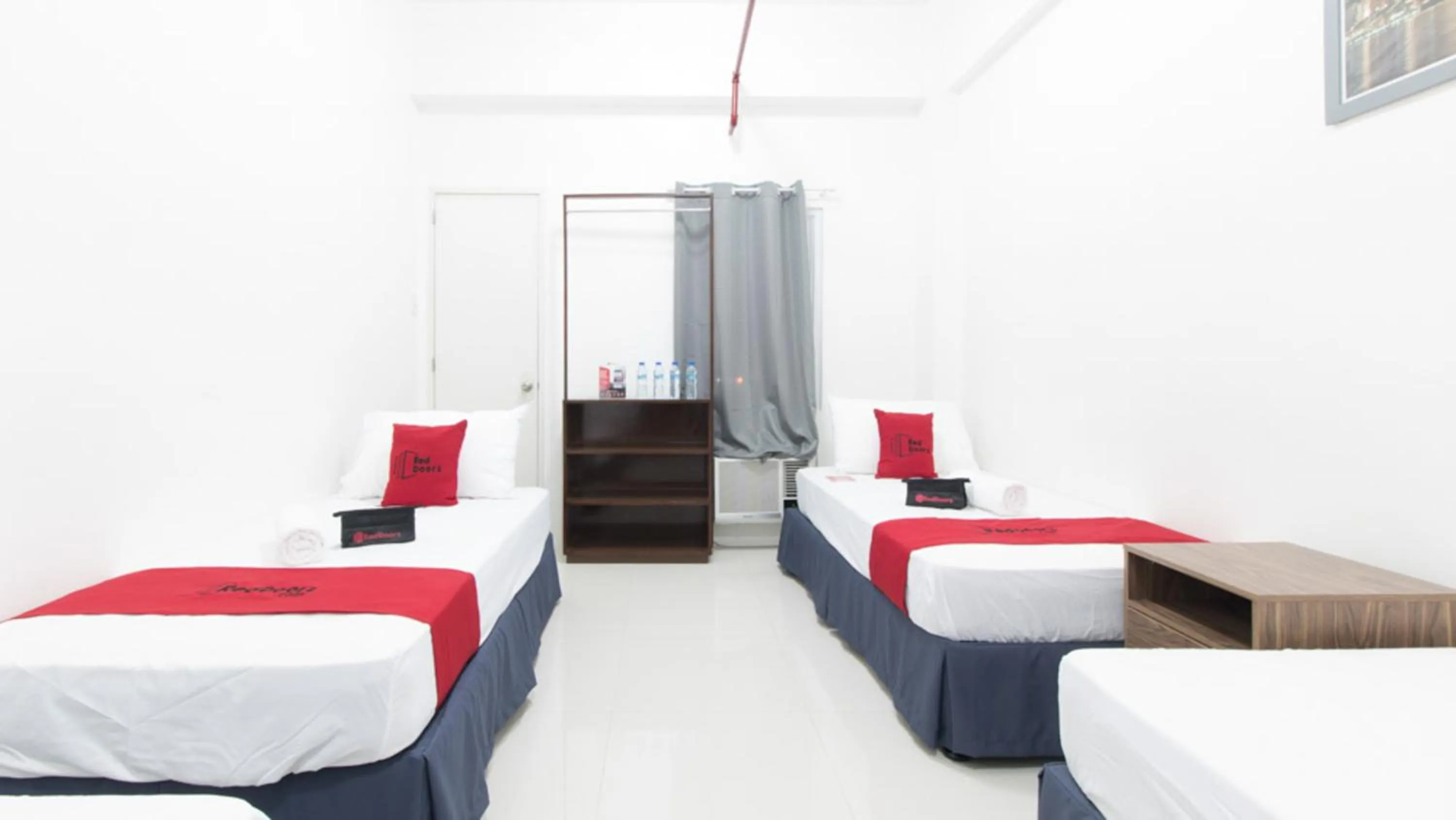 Quadruple Room in RedDoorz near Liceo De Cagayan University Highschool