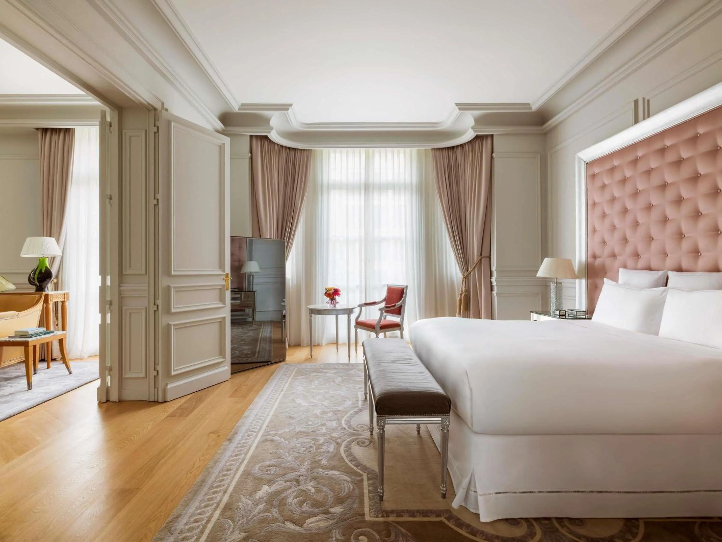 Avenue Presidential Suite in Hôtel Le Royal Monceau Raffles Paris