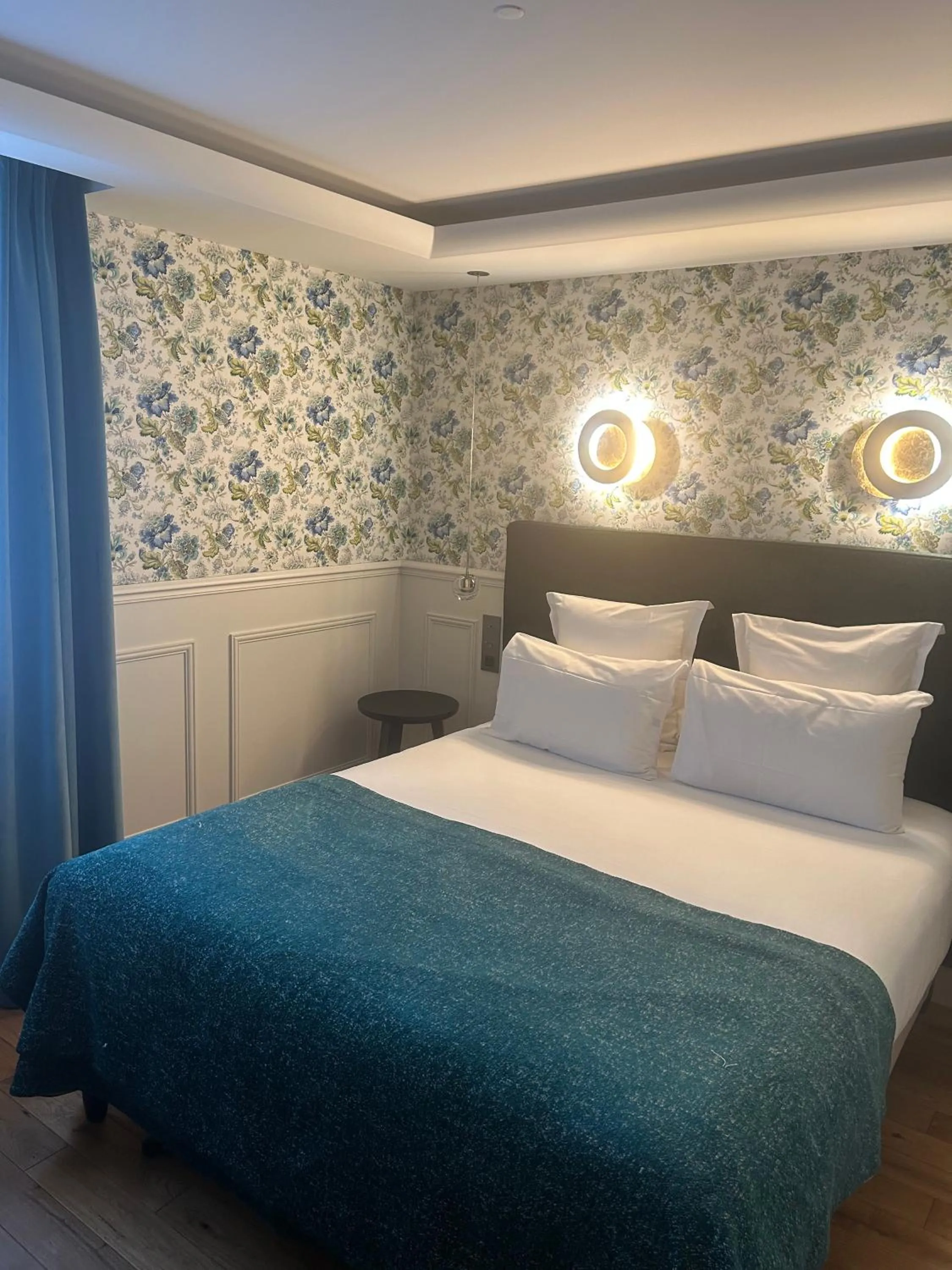 Standard Single Room with Double Bed in Hotel Cambon