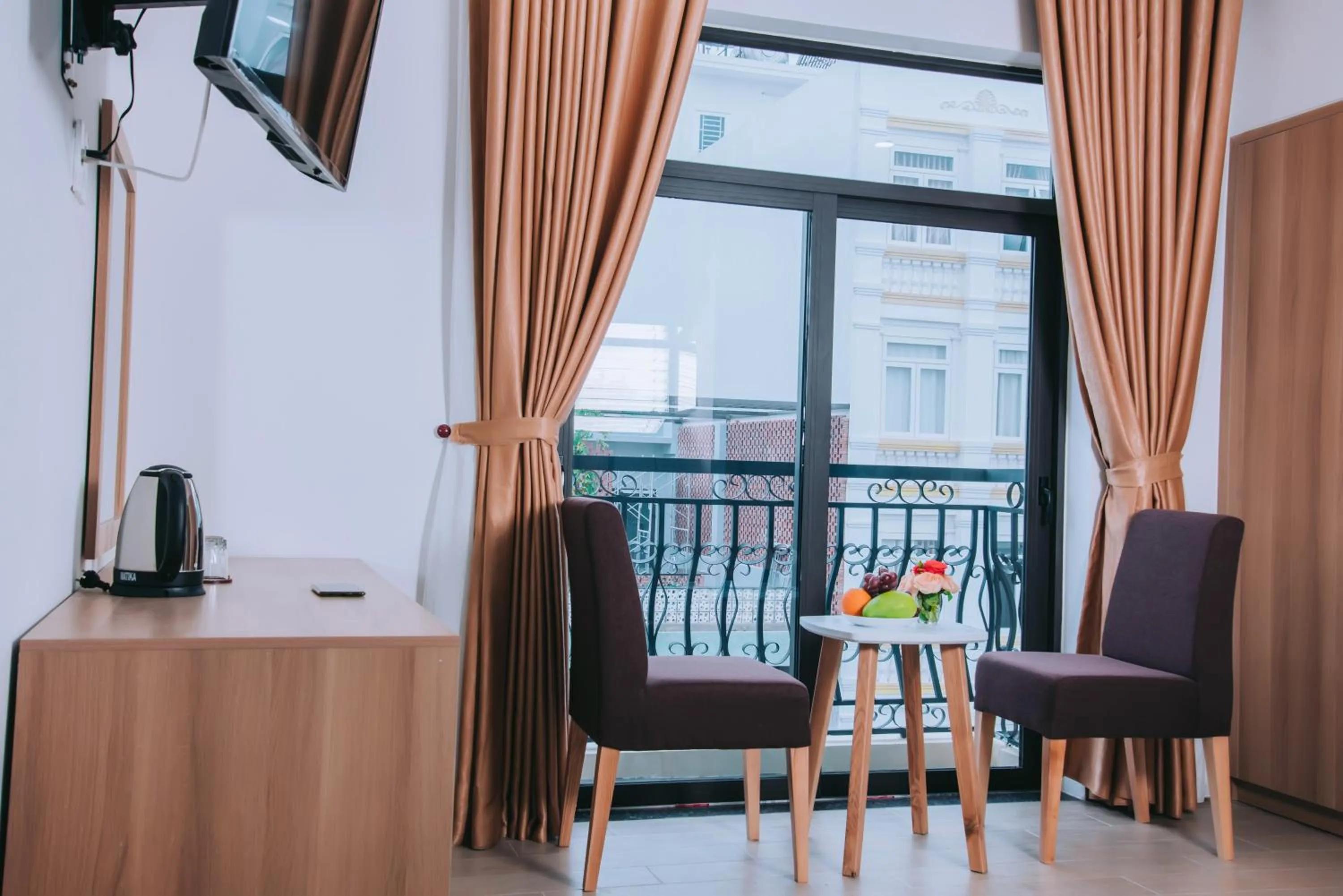 Double Room with Balcony (2 Adults + 1 Child) in An Dương Hotel & Apartment