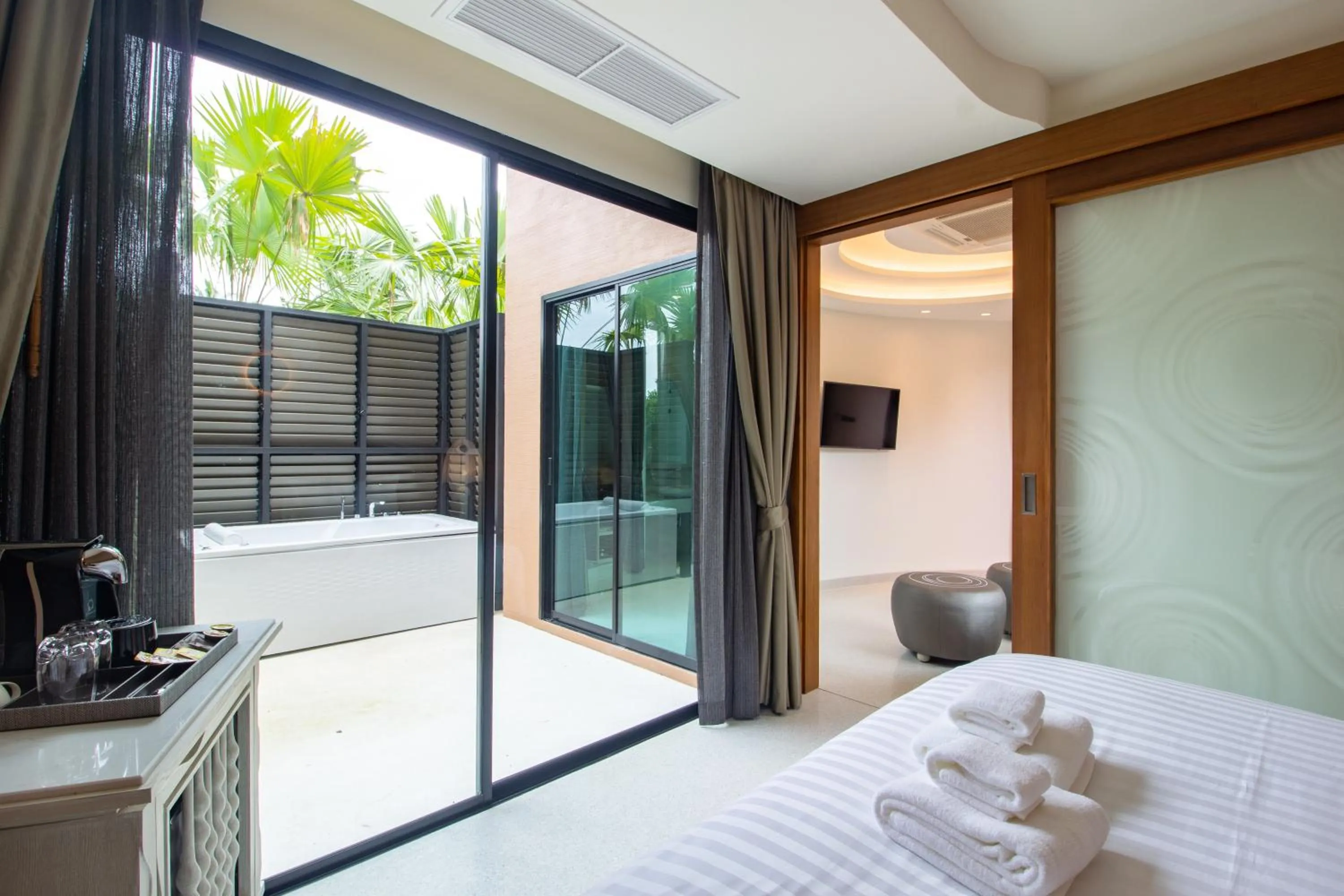 Villa with Jacuzzi in Rachabhura Hotel