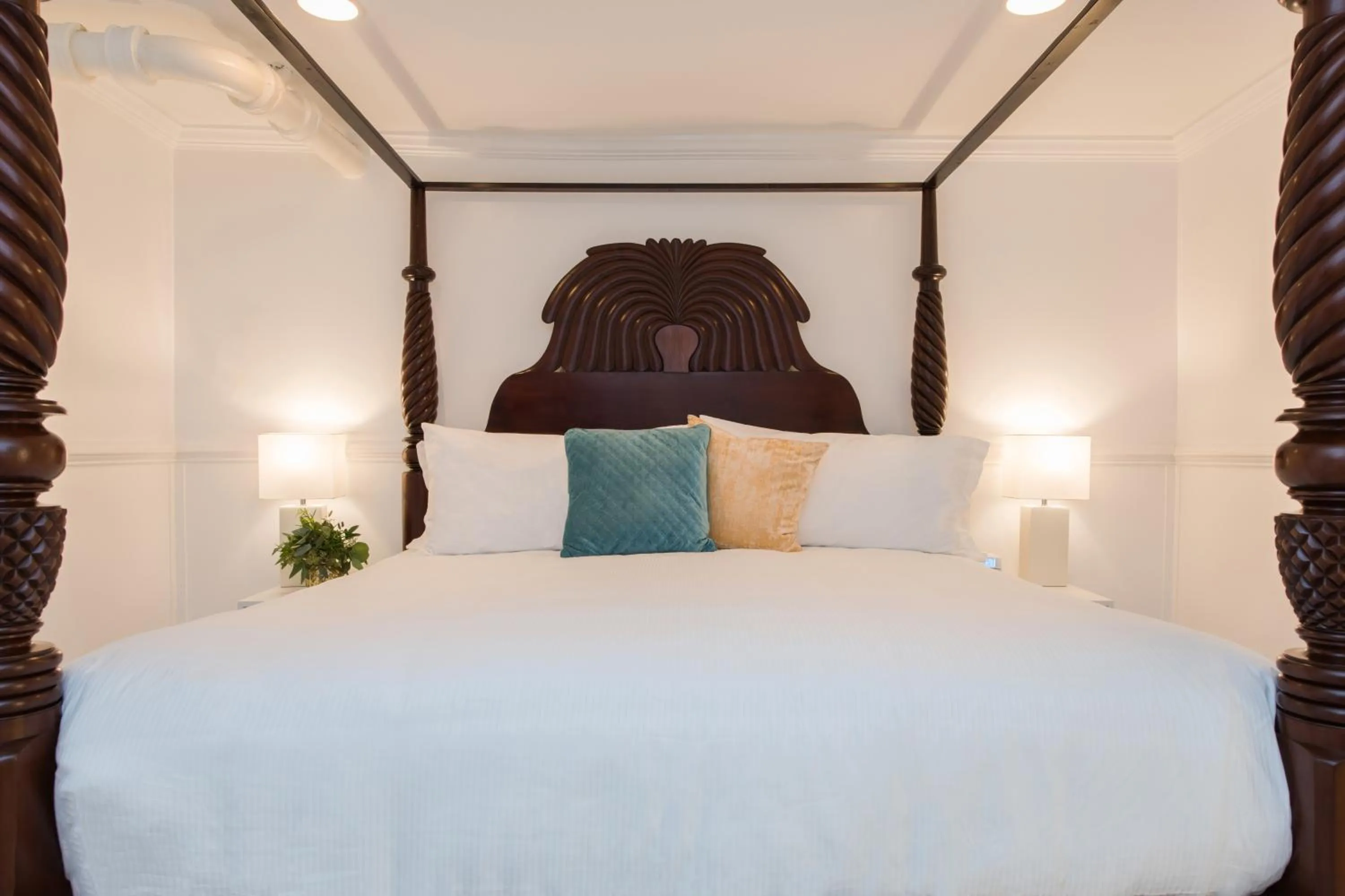 Devereux Suite - Grand/Former Wine Cellar/No Windows in 20 South Battery