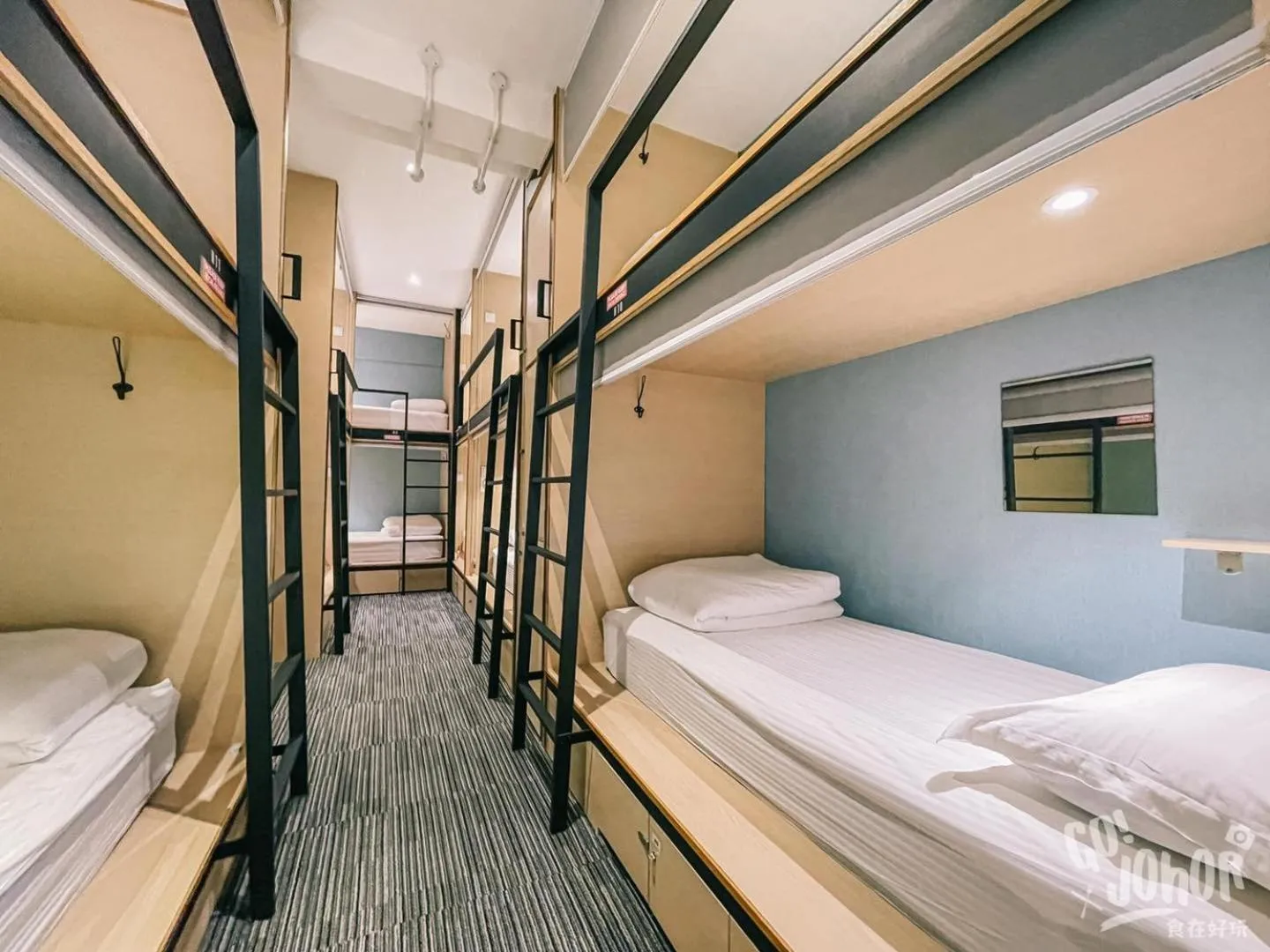 Single Bed in Mixed Dormitory Room in Attrus Bed & Breakfast