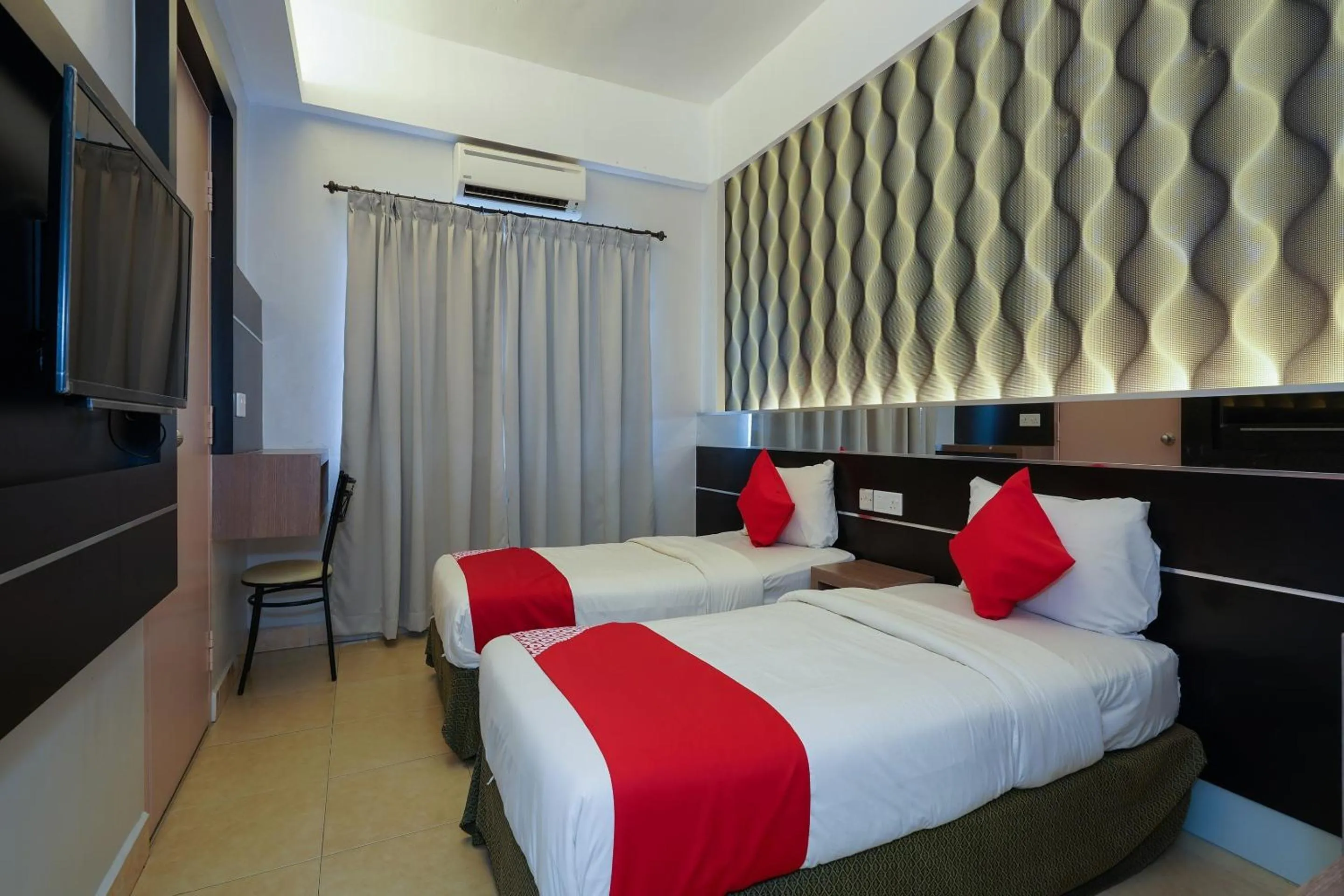 Deluxe Twin Room in Hotel O Hotel Orchard Inn