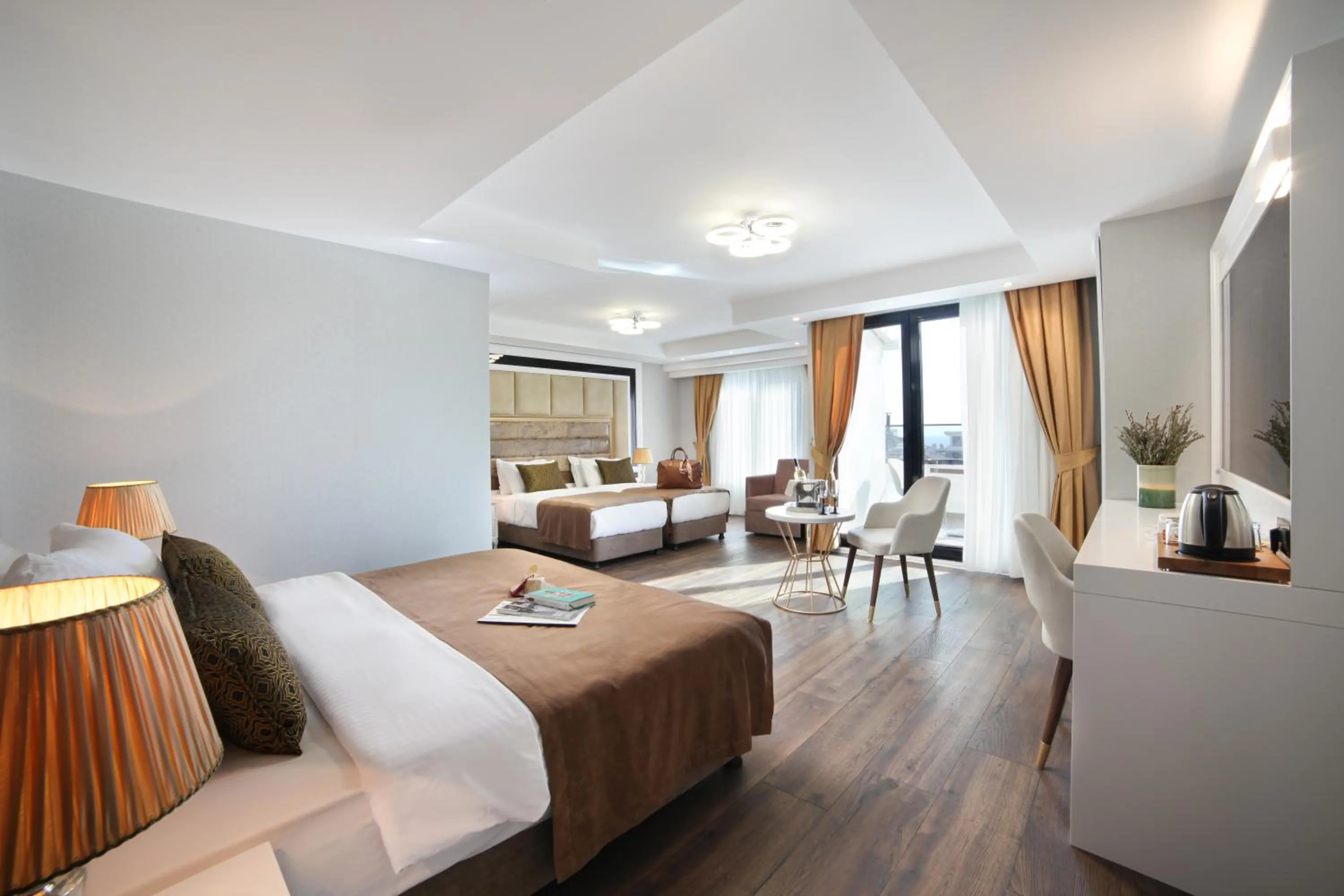 Junior Suite with Balcony in Pell Palace Hotel & SPA