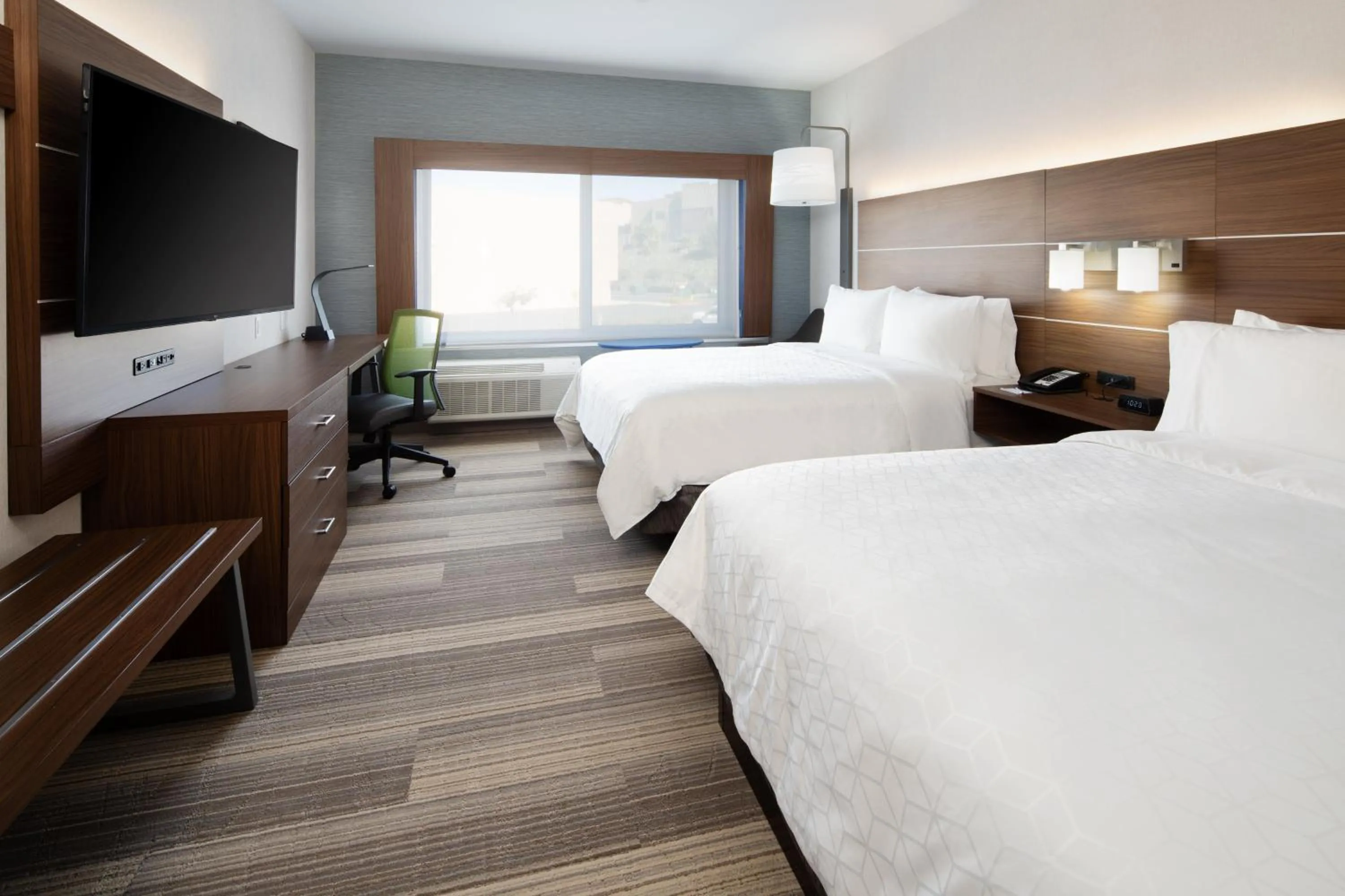 Standard Queen Room with Two Queen Beds in Holiday Inn Express & Suites - Murrieta by IHG