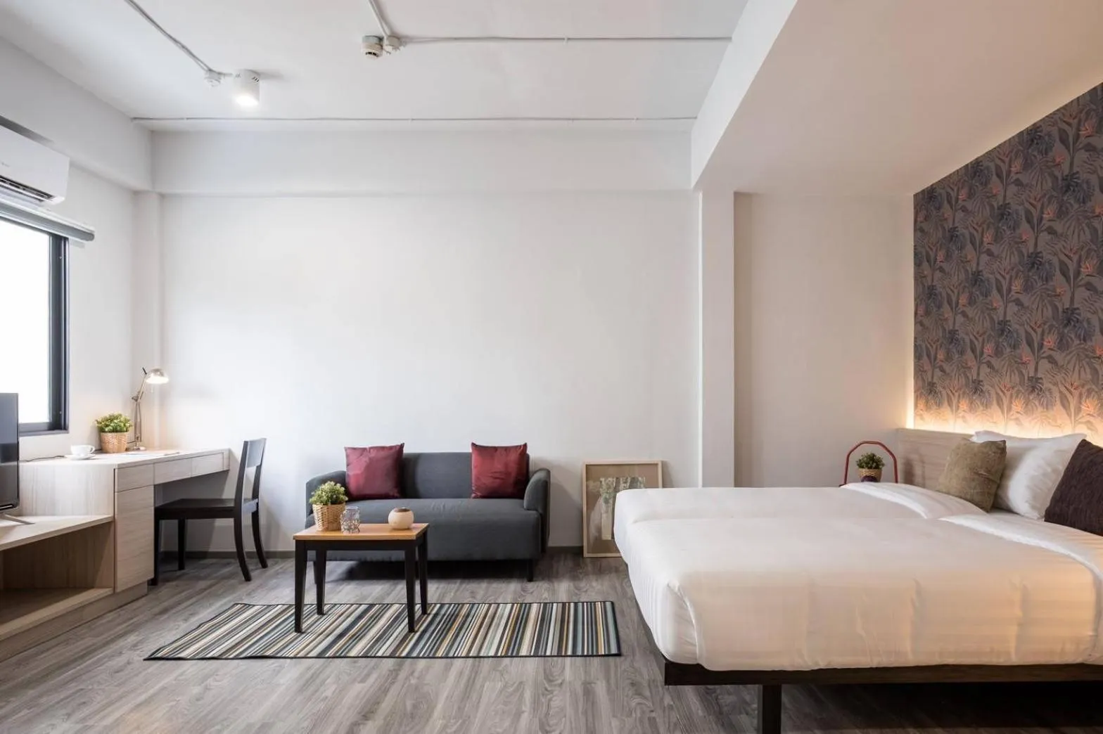 Superior Twin Room in China Cozy Asoke