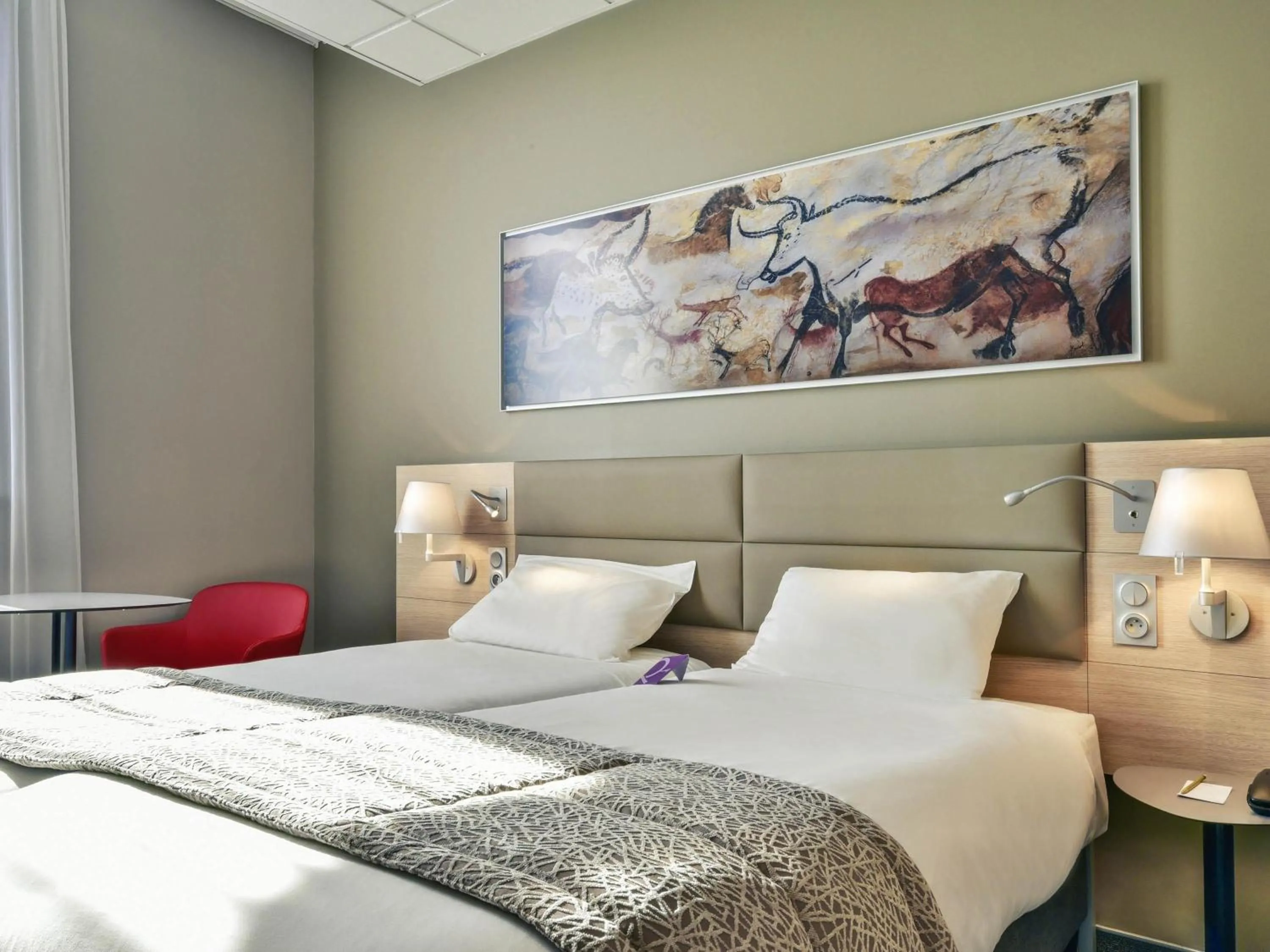 Classic Twin Room with Shower - single occupancy in Mercure Périgueux Centre Historique