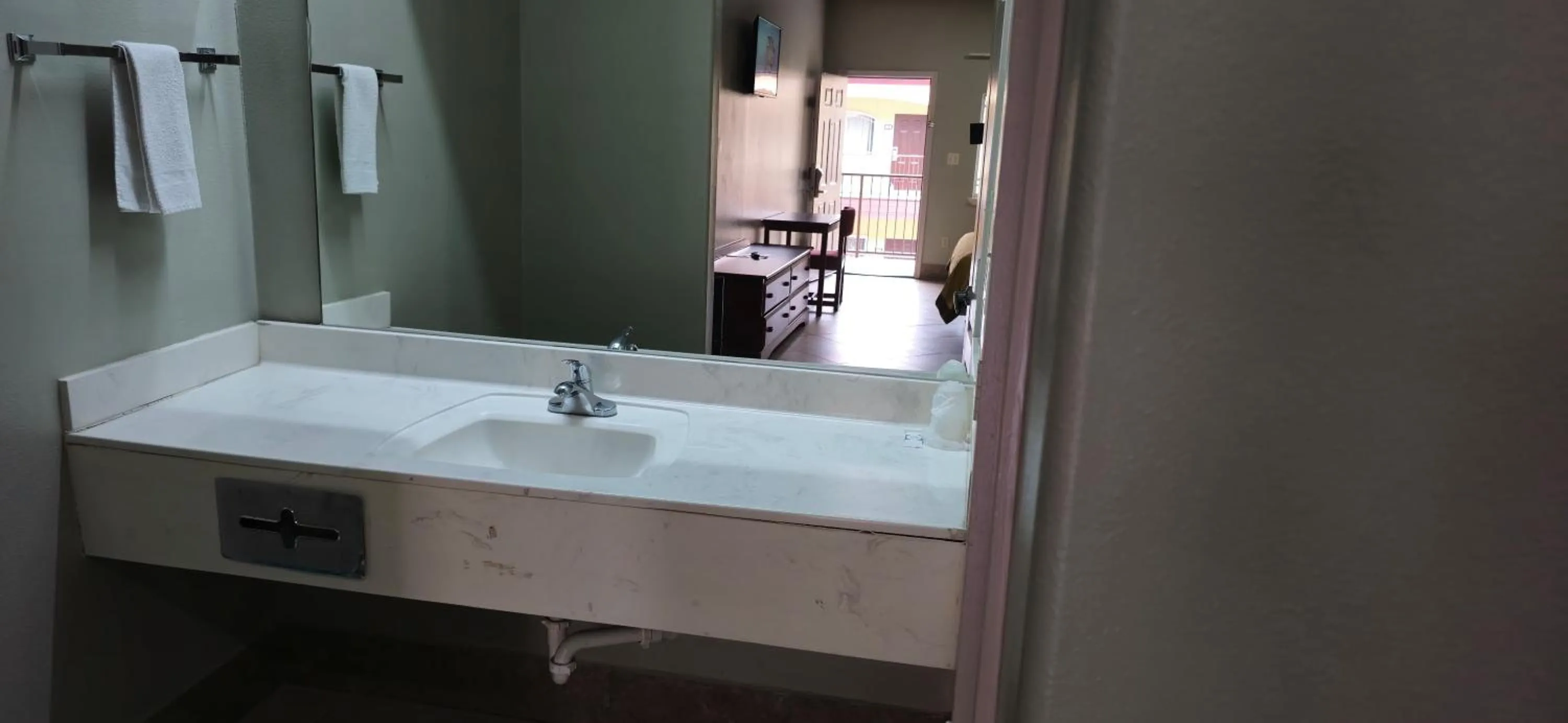 Superior Suite in Texas Inn and Suites RGV