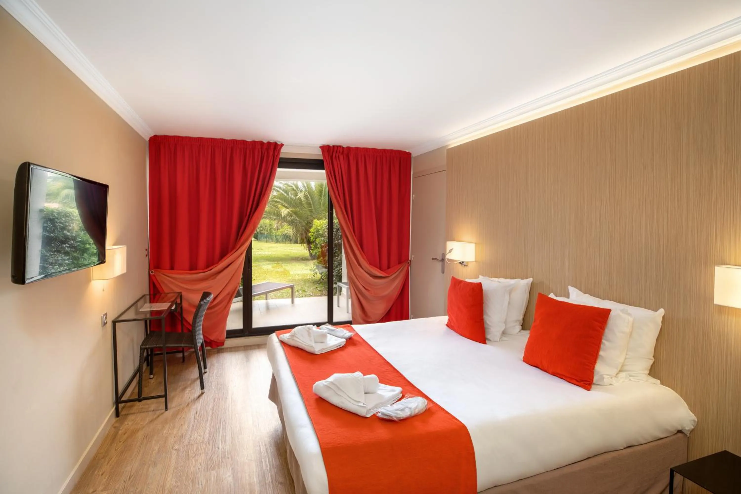 Superior Double Room in SOWELL HÔTELS du Golfe de Saint-Tropez