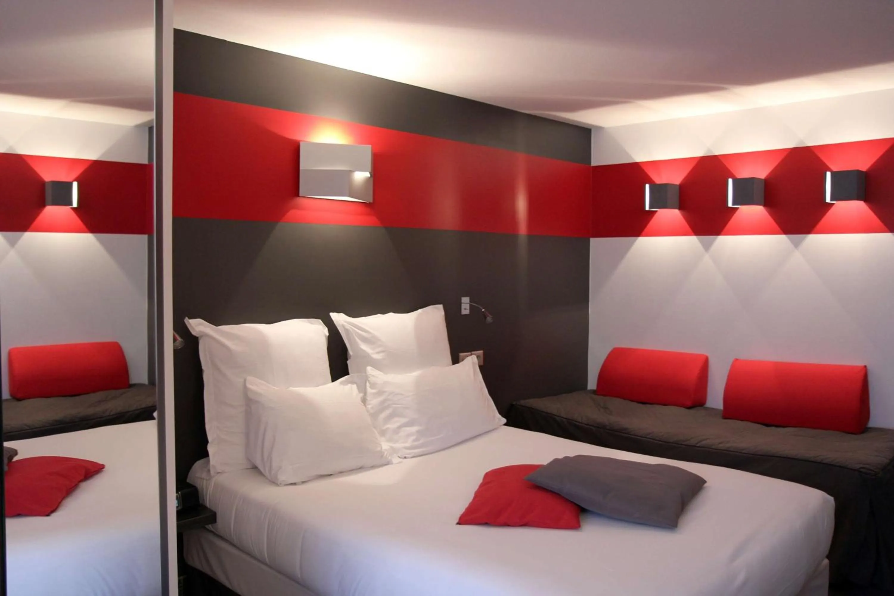 Premium Double Room with sofa bed in Best Western The Hotel Versailles