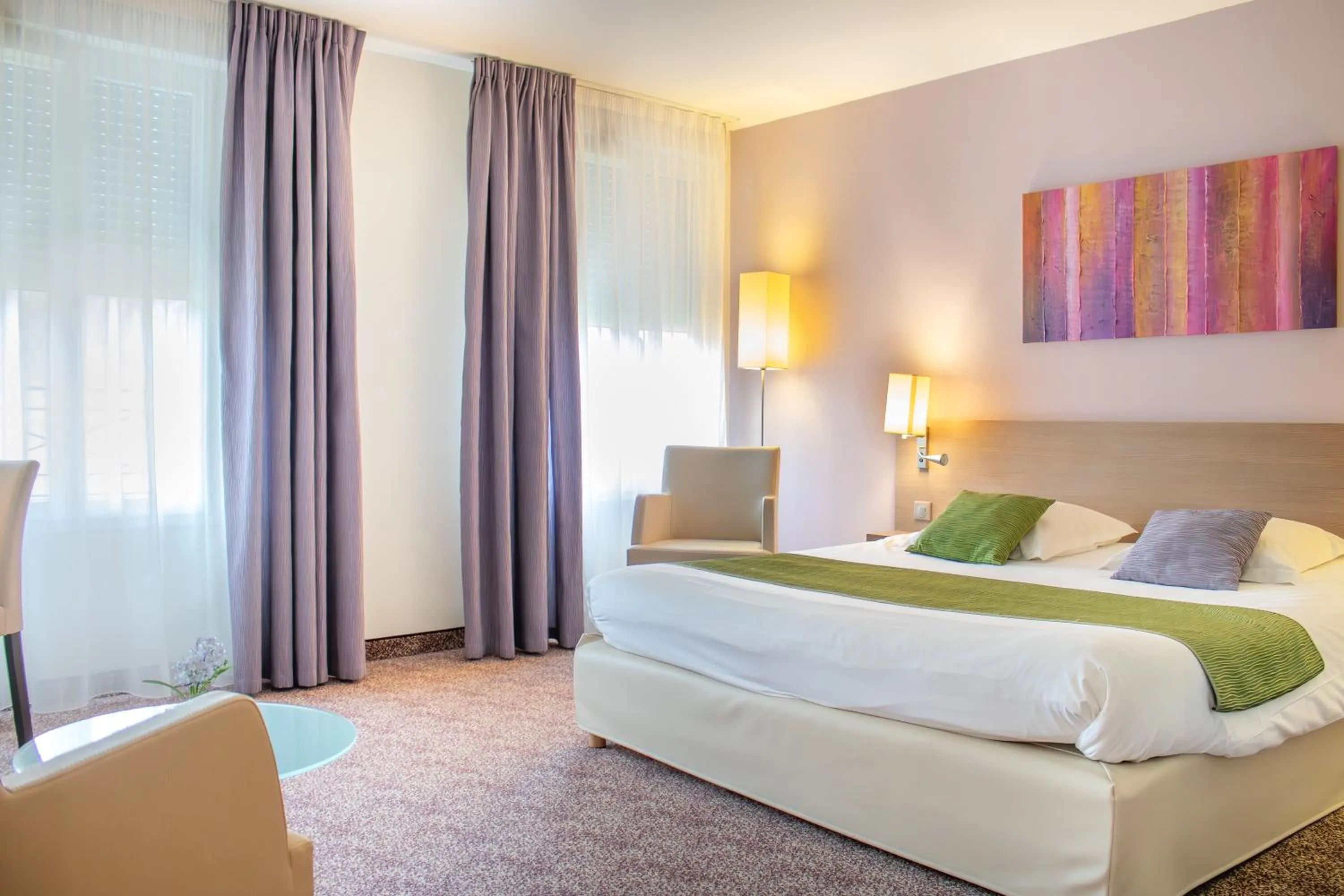 Exclusive Double Room in Brit Hotel Châteaudun