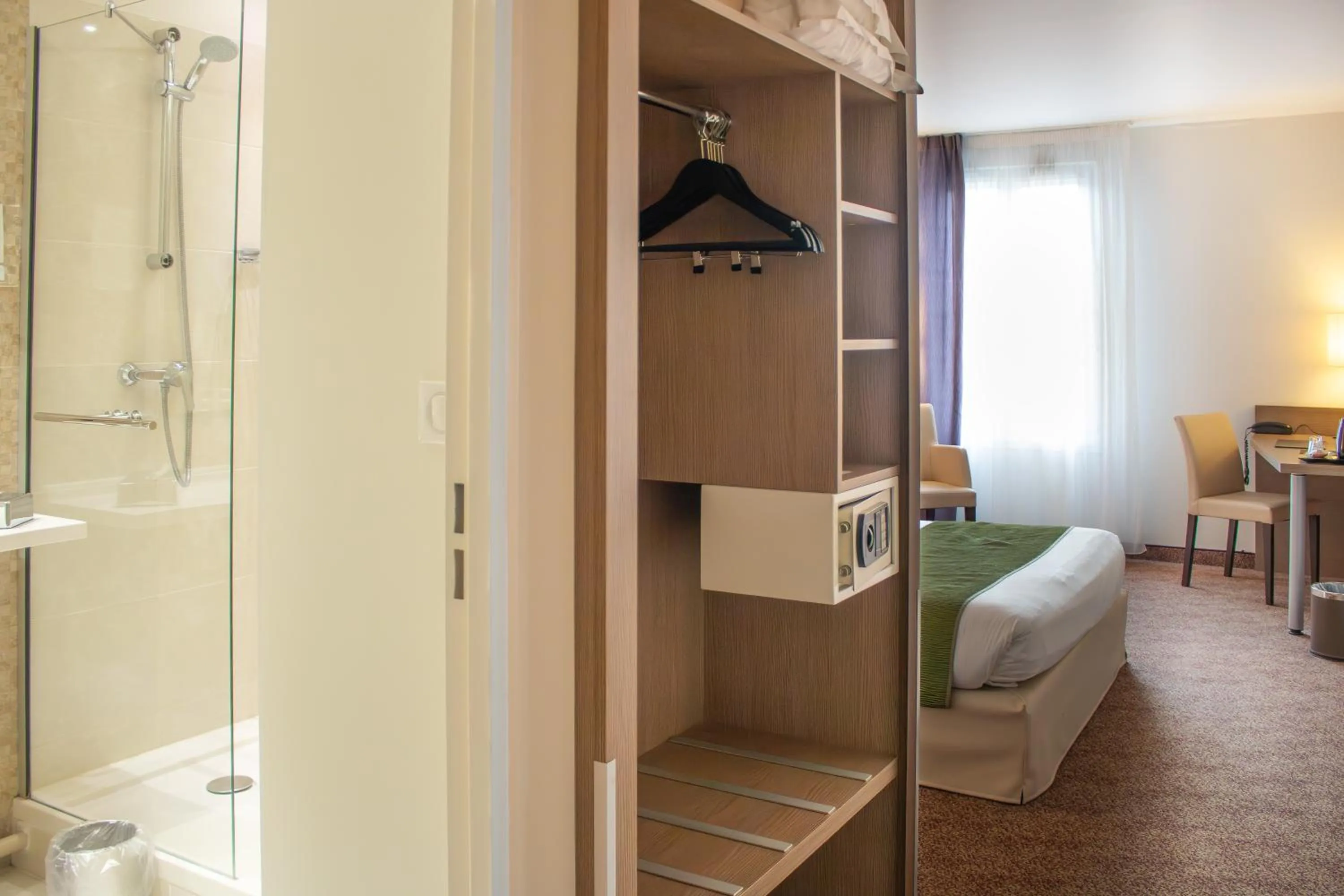 Confort Double Room in Brit Hotel Châteaudun