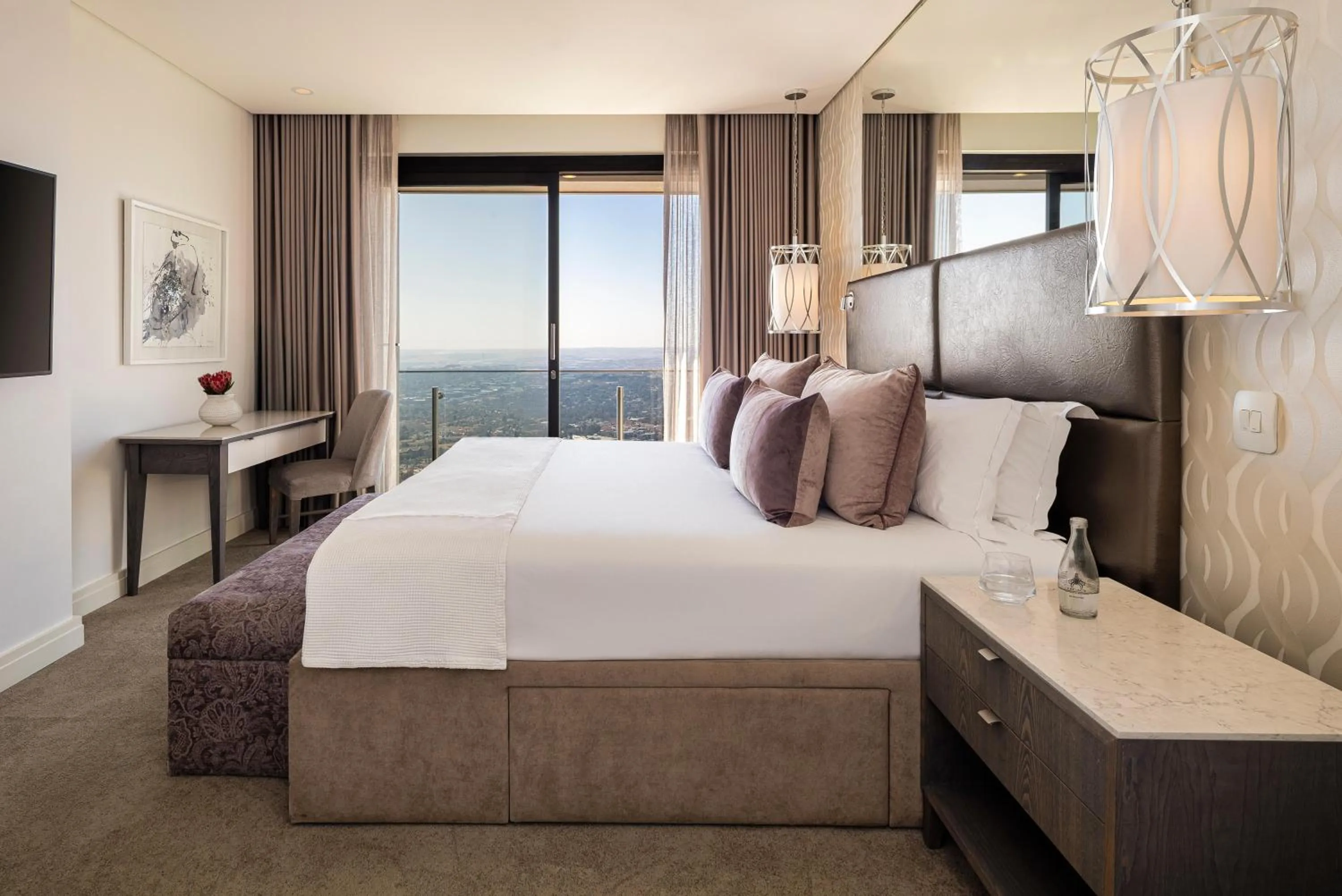 Three-Bedroom Suite in The Leonardo