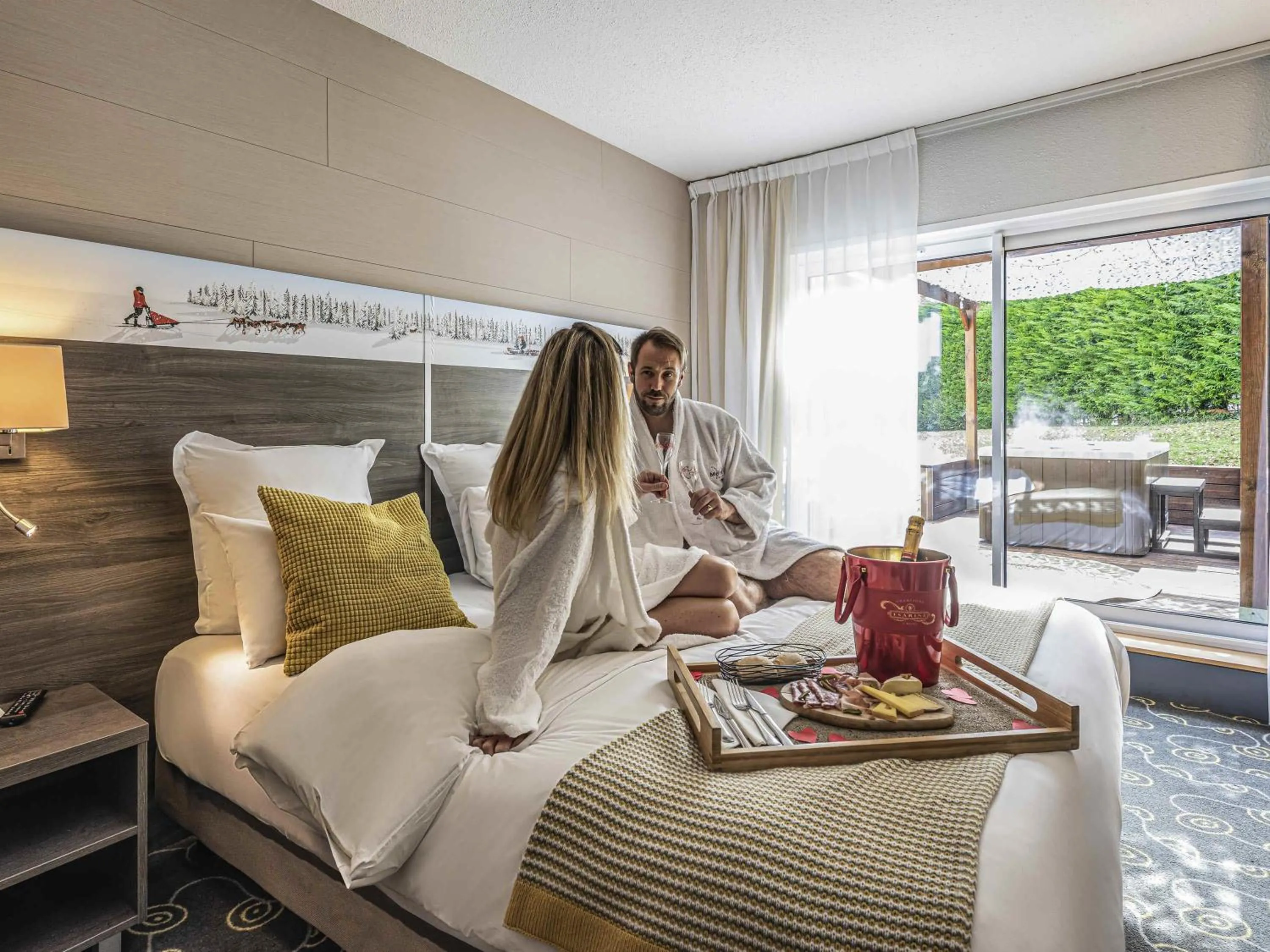 Executive Room with Private Terrace and Garden View in Mercure Annecy Sud