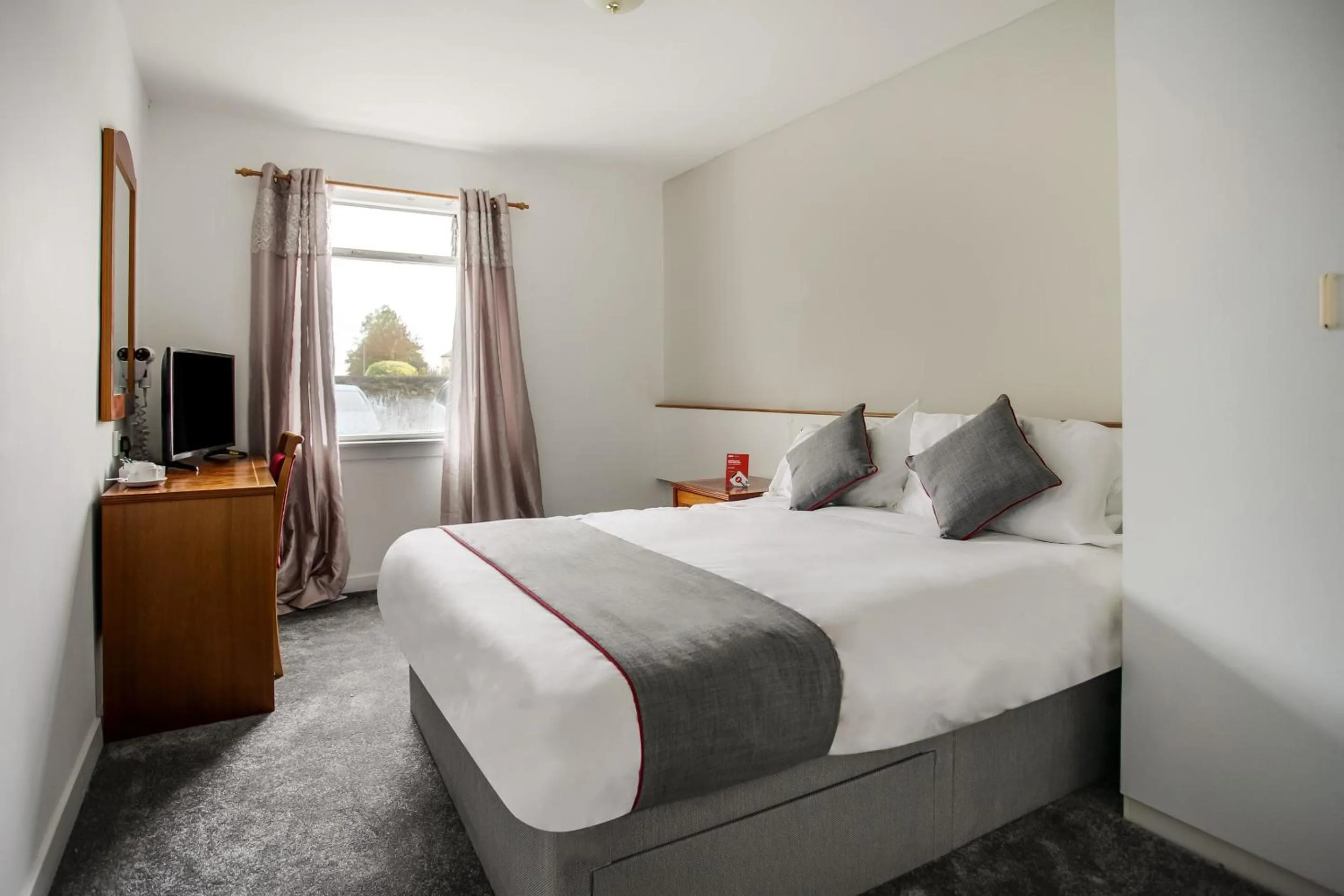 Standard Double Room in OYO Glenpark Hotel, Ayr Central