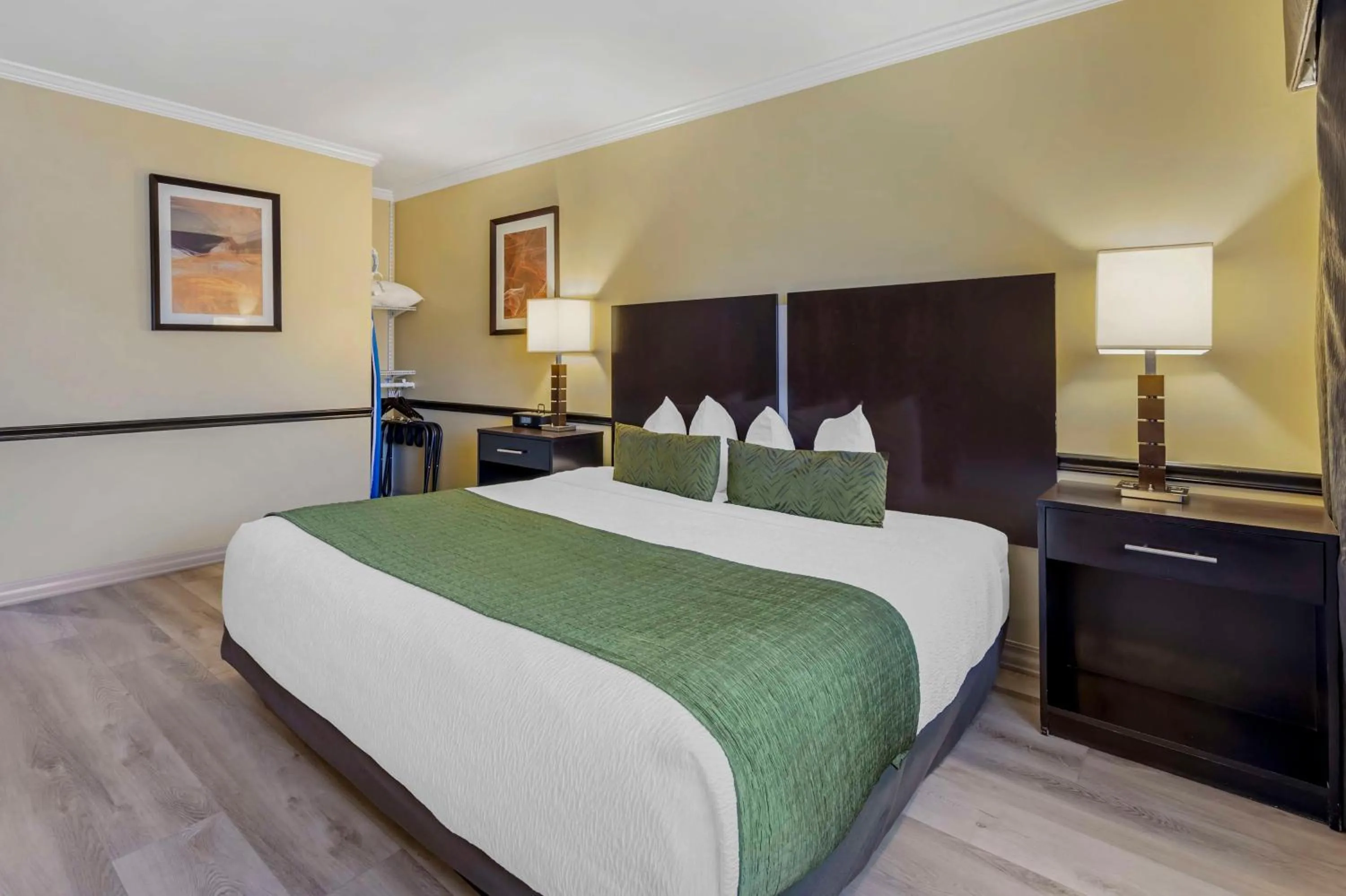 King Room - Disability Access in Best Western Canoga Park Motor Inn