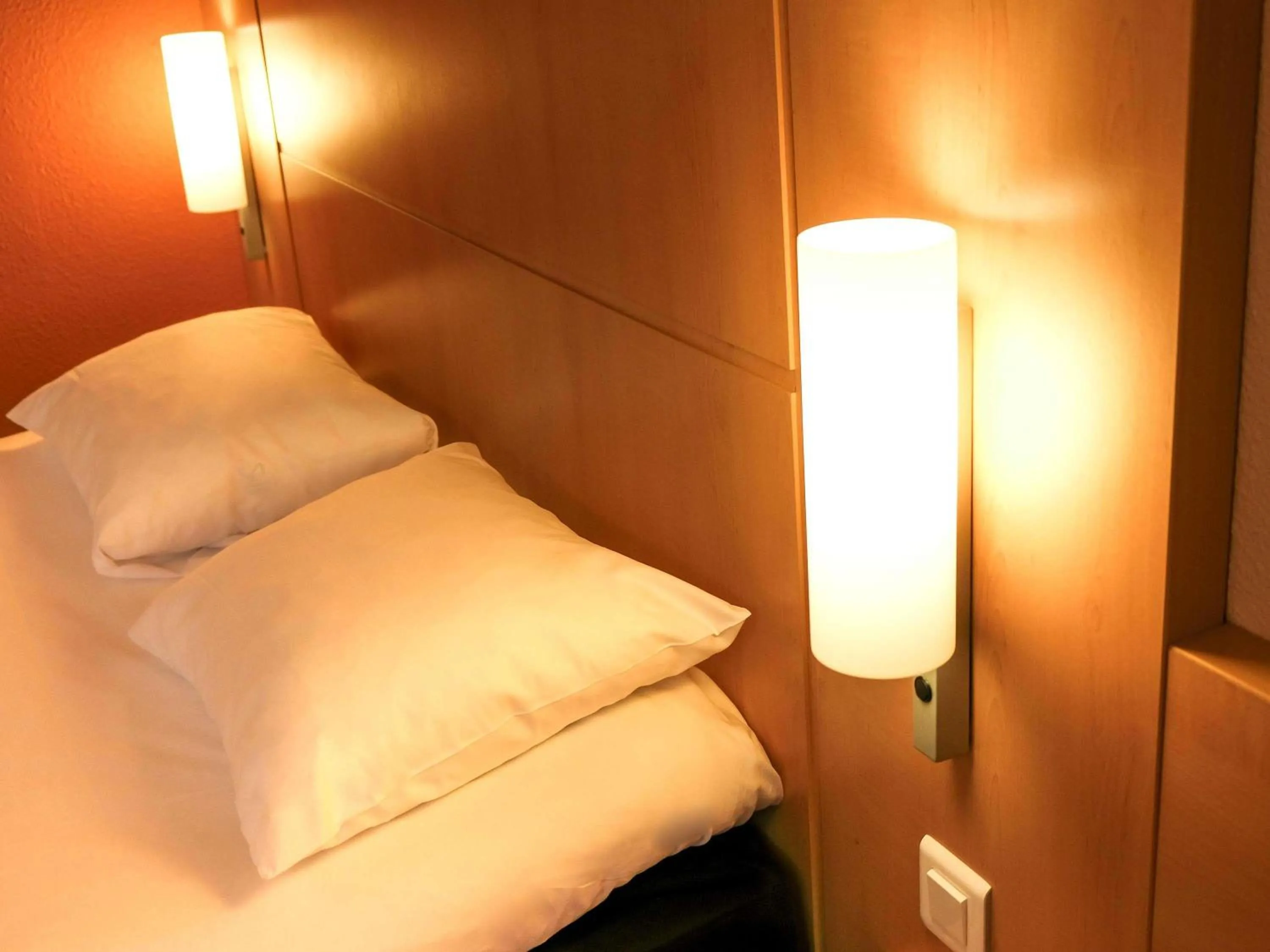 Standard Double Room in ibis Toulouse Aeroport