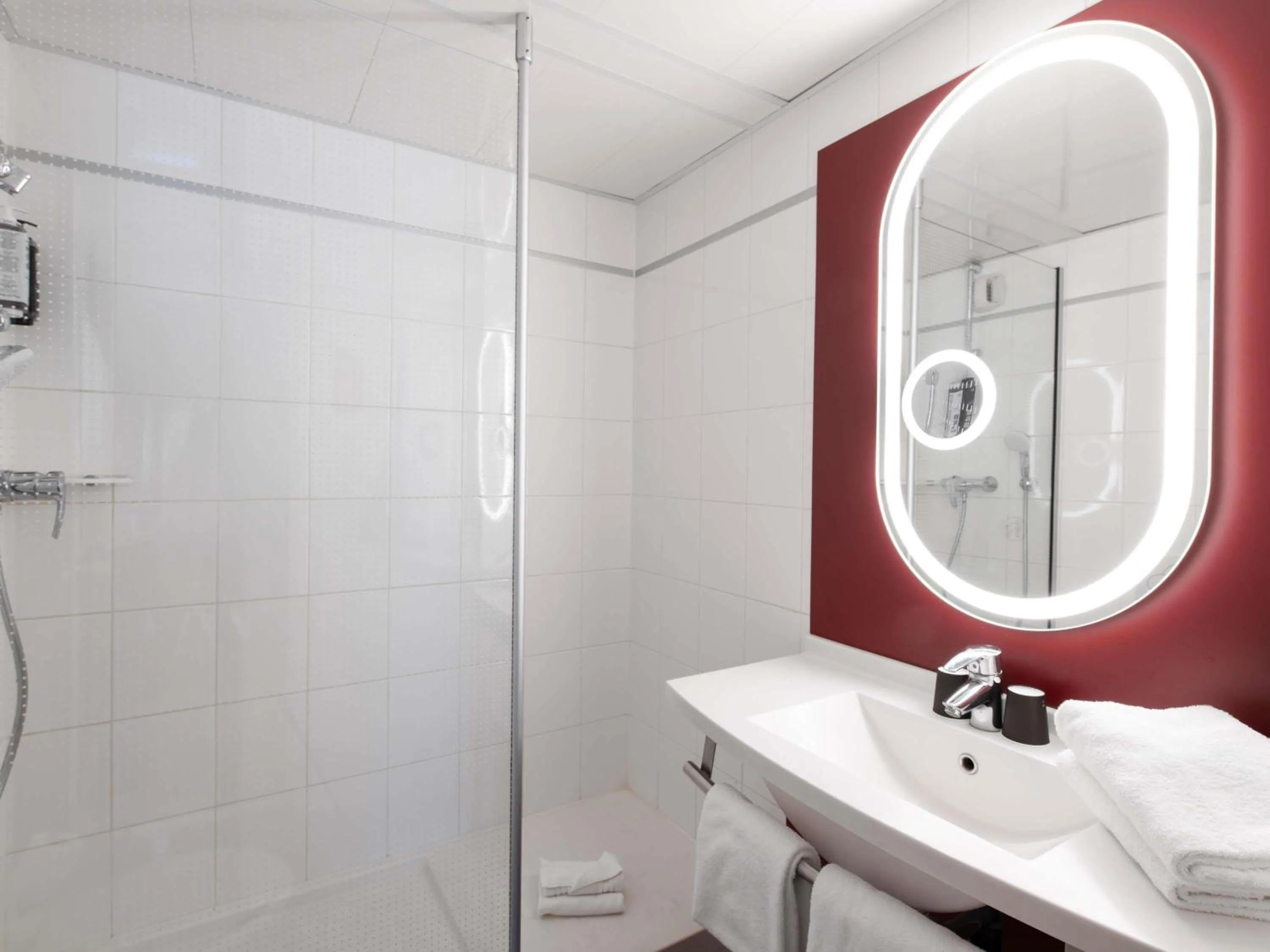 Standard Twin Room in ibis Paris Grands Boulevards Opéra 9e