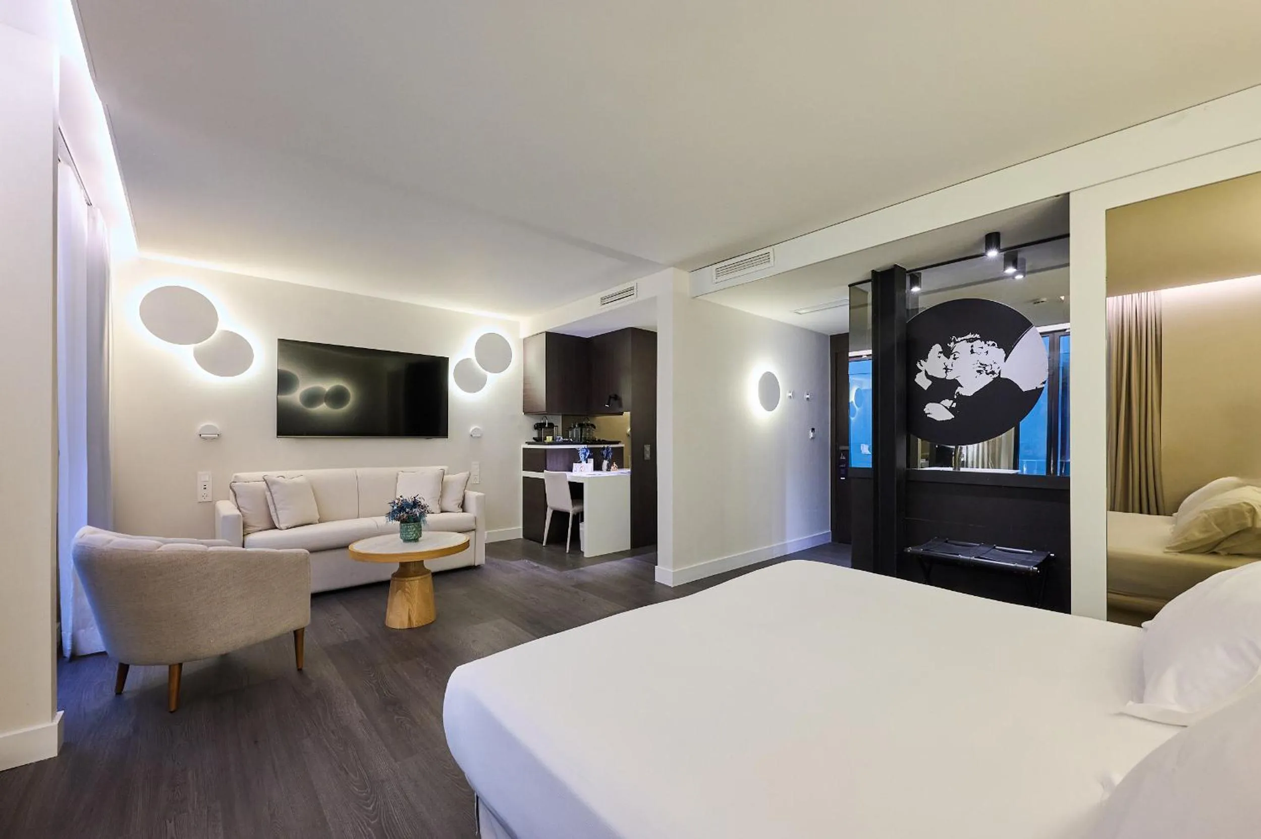 Superior Triple Room in H10 Port Vell 4* Sup