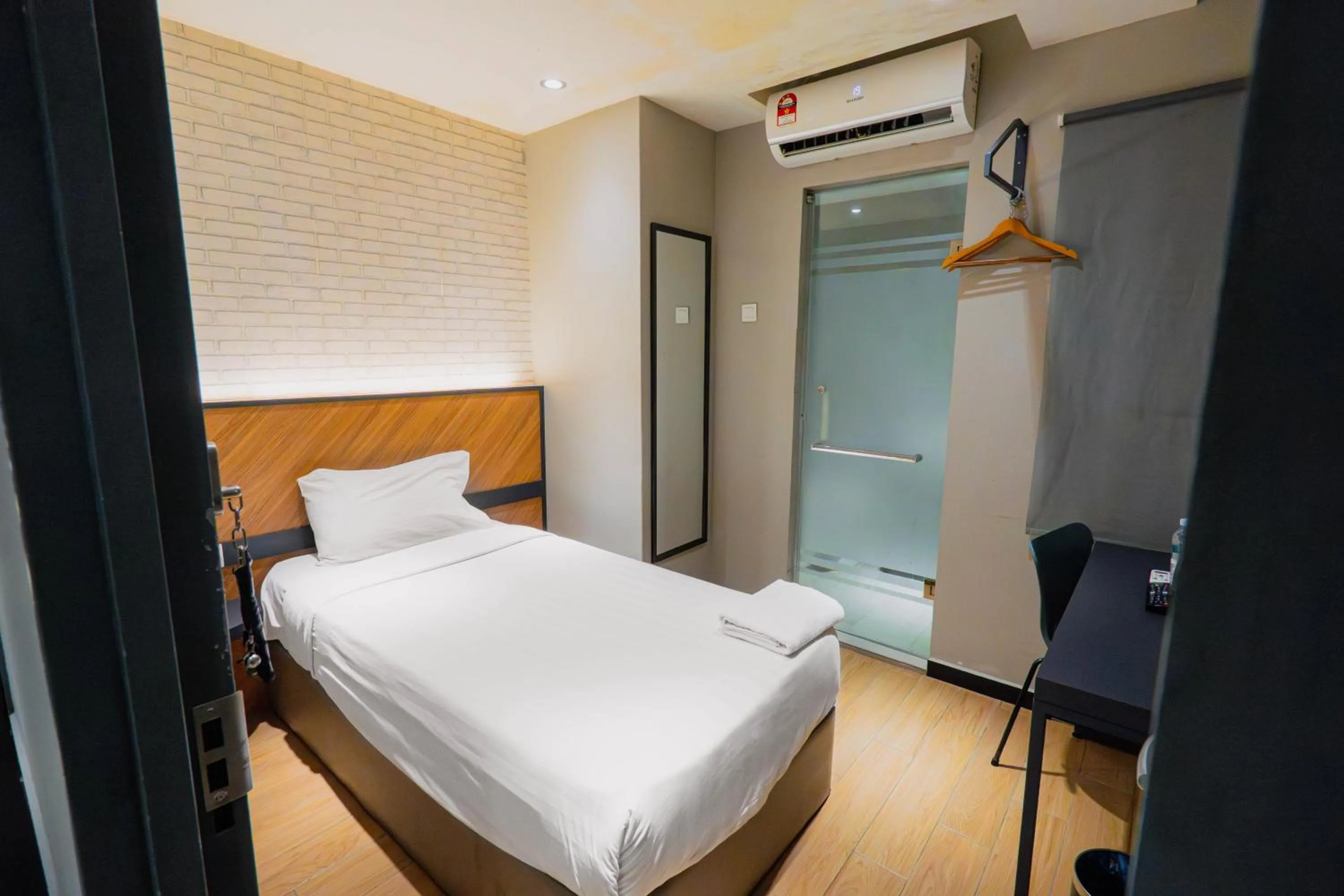 Superior Single Room in Hotel 99 Seri Kembangan Serdang
