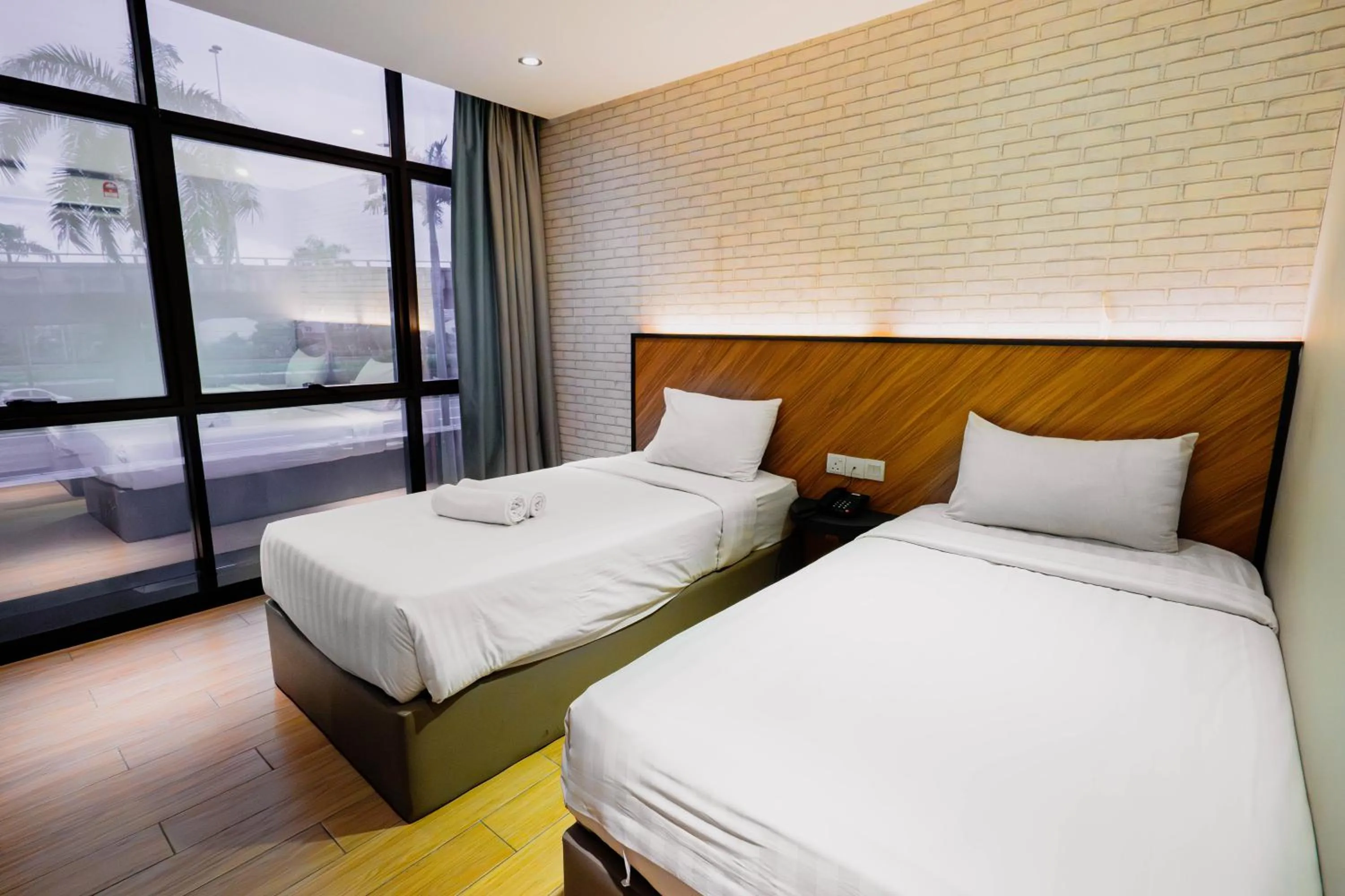 Deluxe Twin Room in Hotel 99 Seri Kembangan Serdang