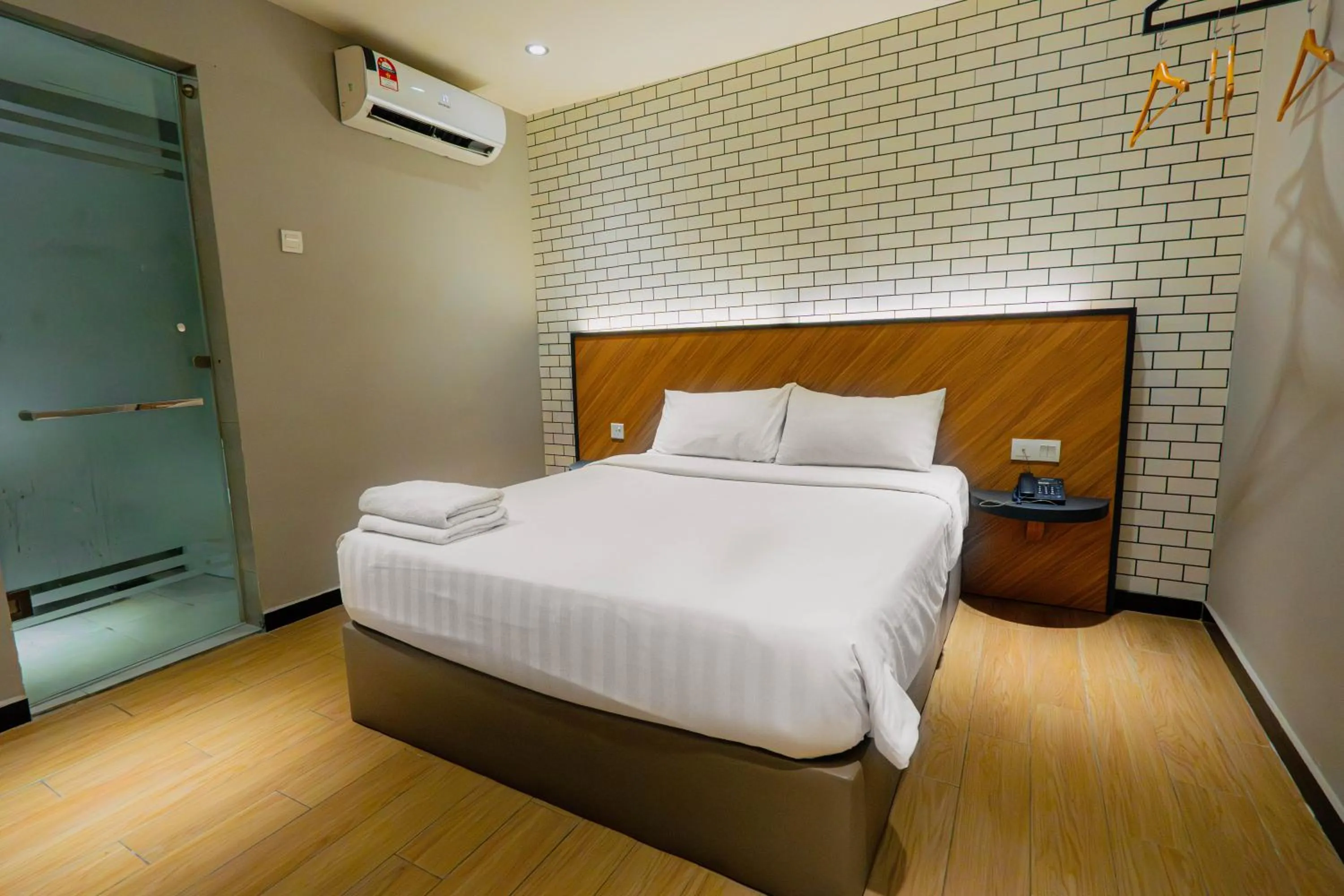 Superior Queen Room in Hotel 99 Seri Kembangan Serdang
