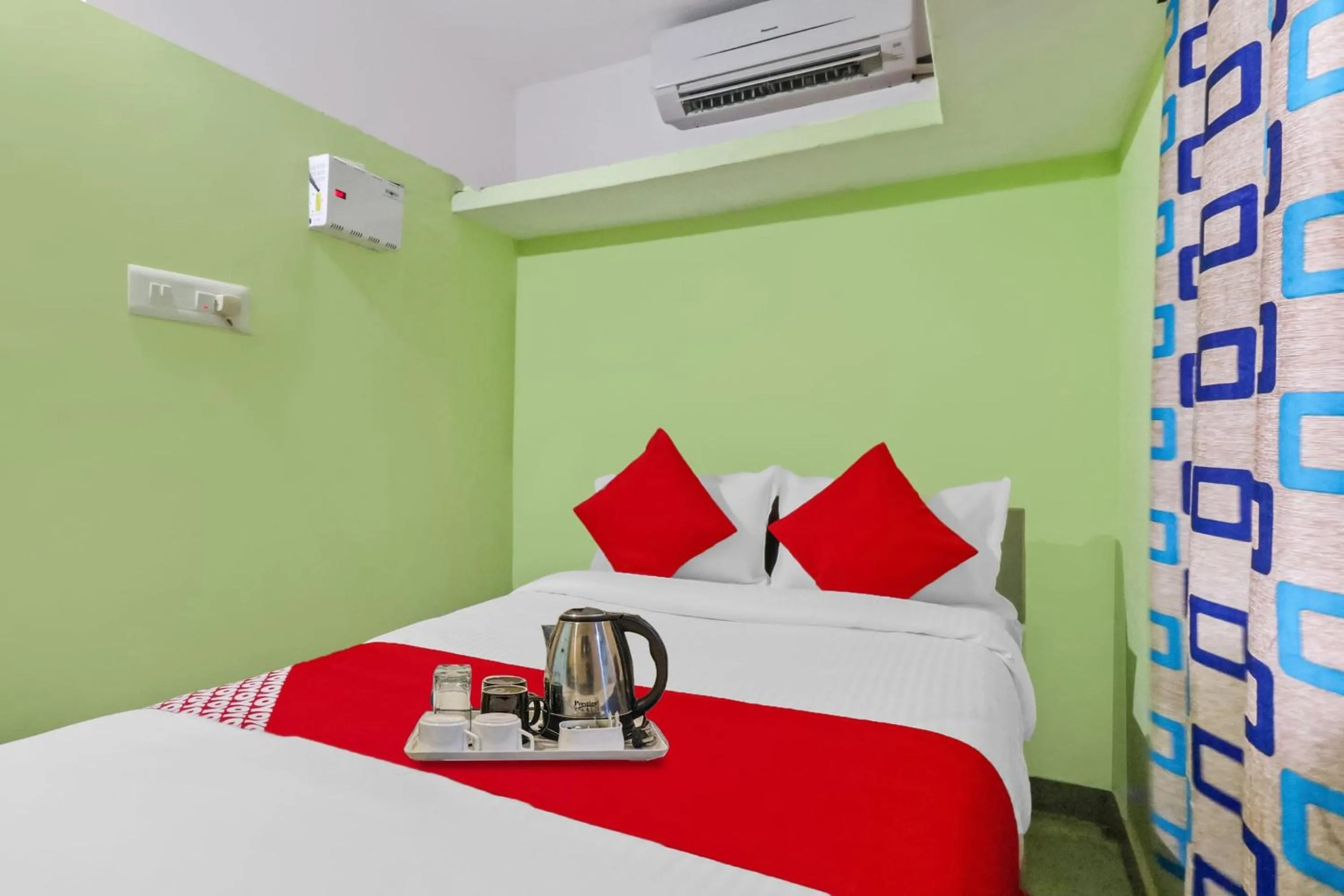 Small Double Room - single occupancy in Super Hotel O Sai Heritage