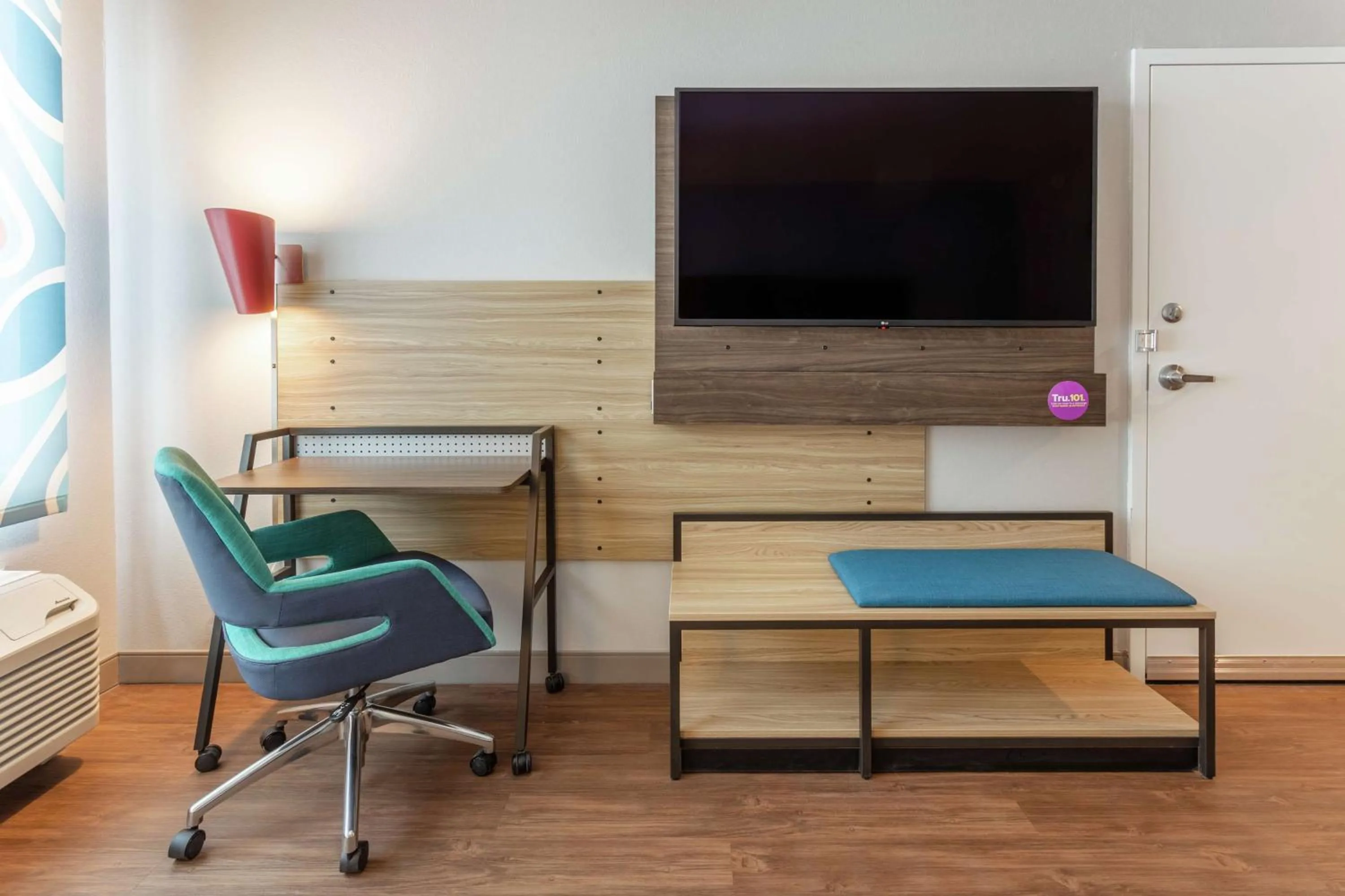 King Room with Bath Tub - Mobility and Hearing Access in Tru By Hilton Binghamton Vestal