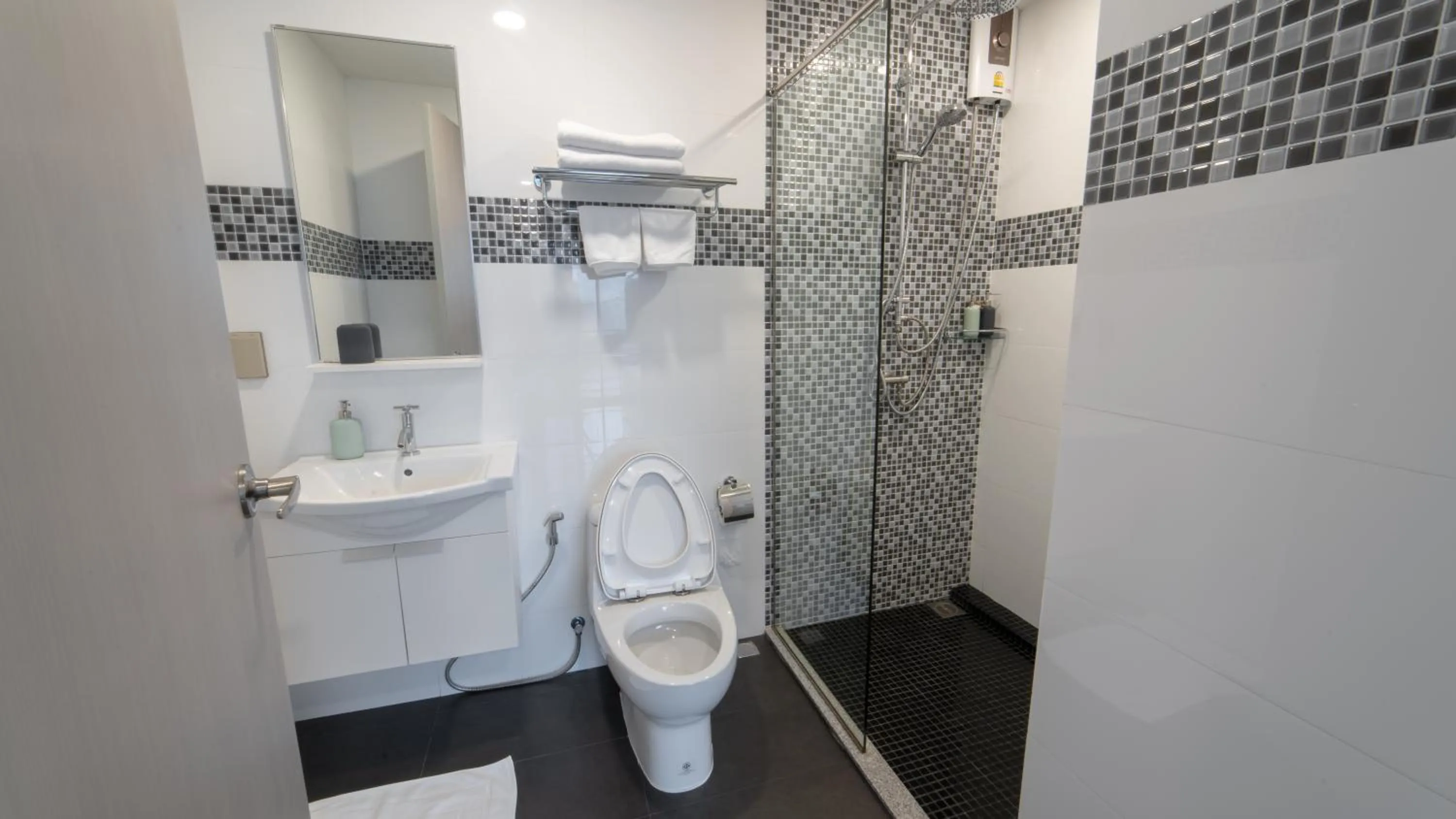 Deluxe King Studio in Frankie's Inn