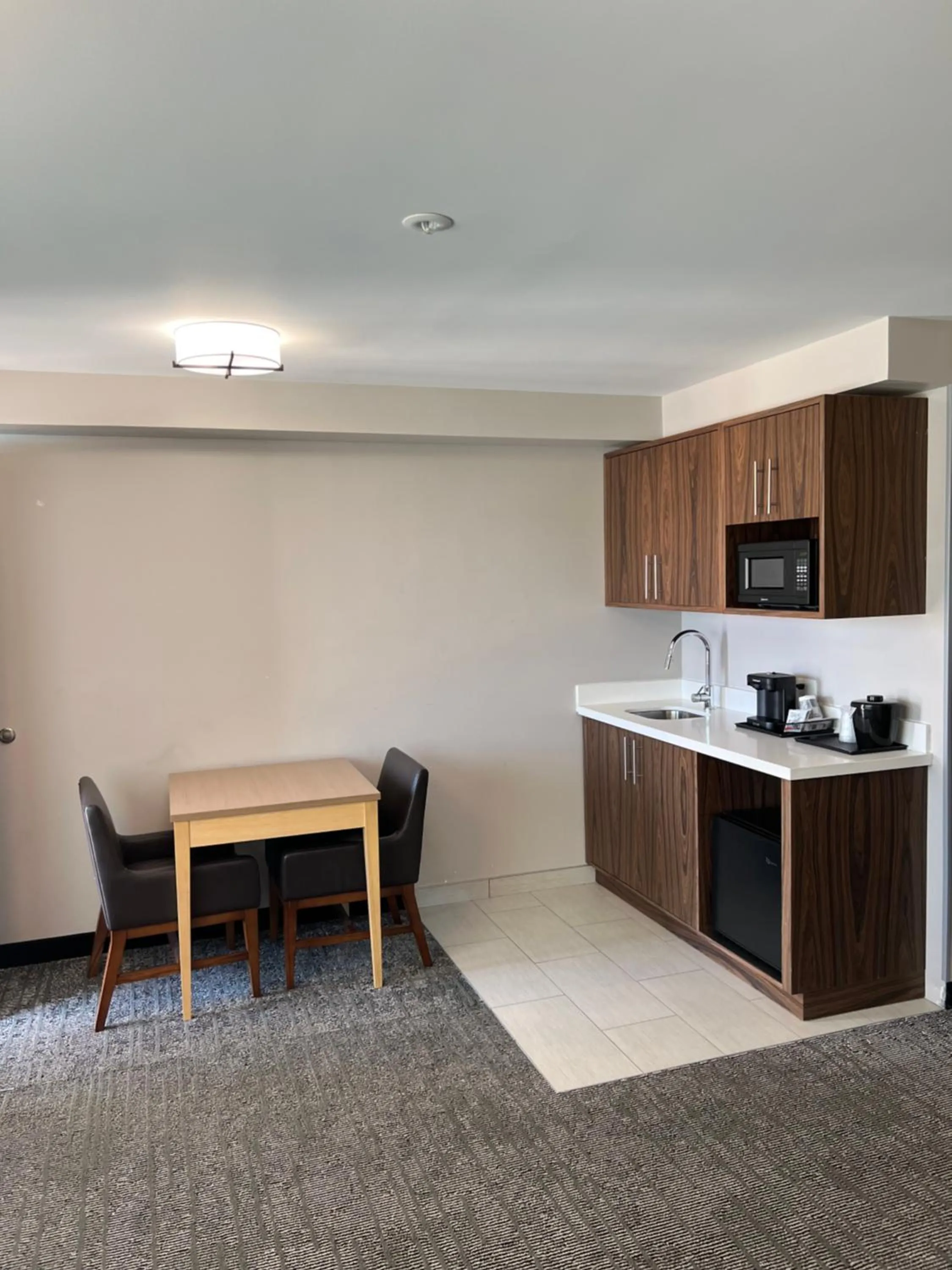 One-Bedroom King Suite - Non-Smoking in Country Inn & Suites by Radisson, Vallejo Napa Valley, CA