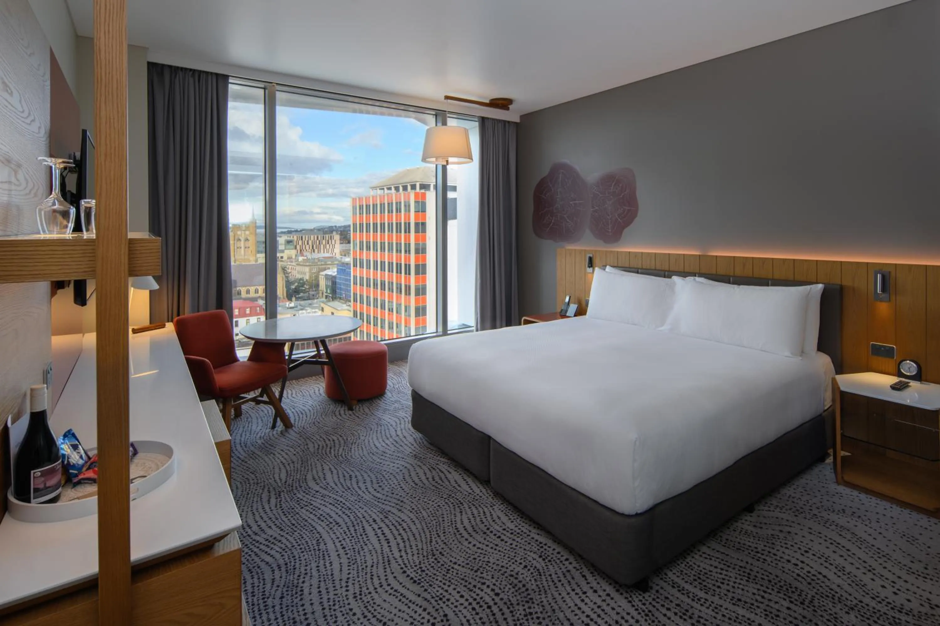 Standard King Room in Crowne Plaza Hobart by IHG