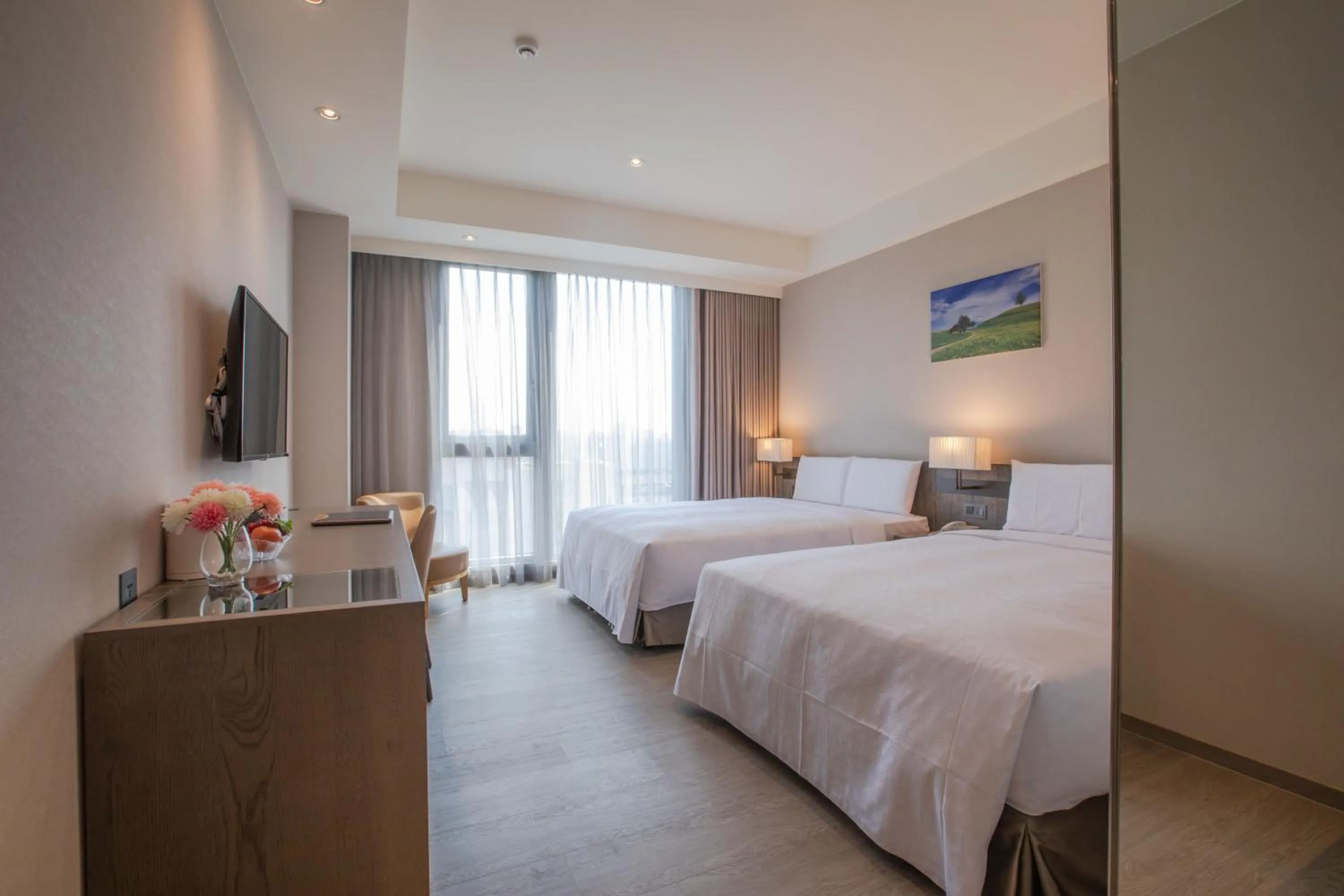 Economy Quadruple Room in Jin Shi Hu Hotel