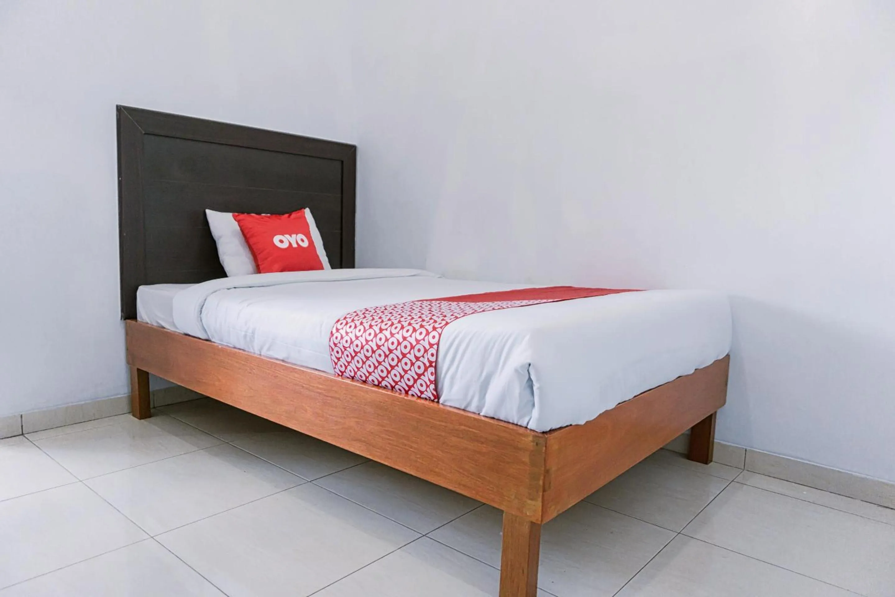 Standard Single Room - single occupancy in Hotel O Homiko