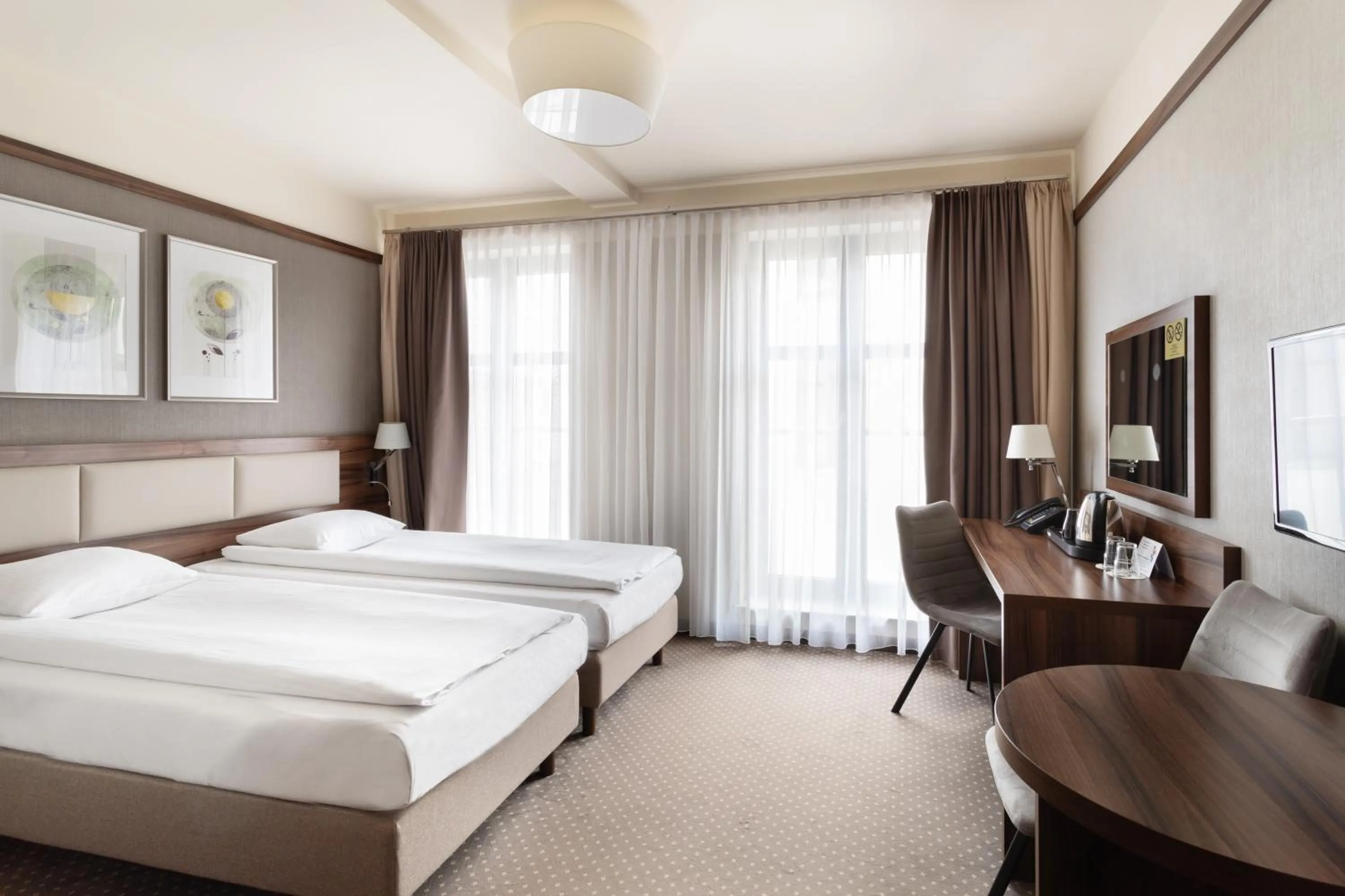 Twin Room in Golden Tulip Krakow City Center