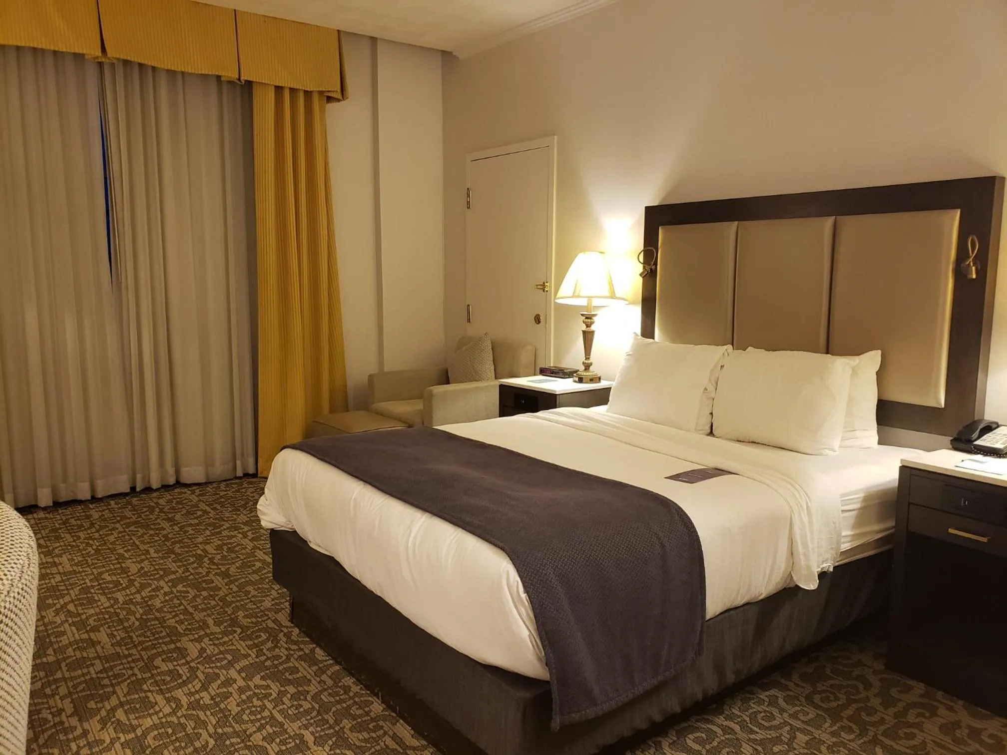 Queen Room in Radisson Lackawanna Station Hotel Scranton