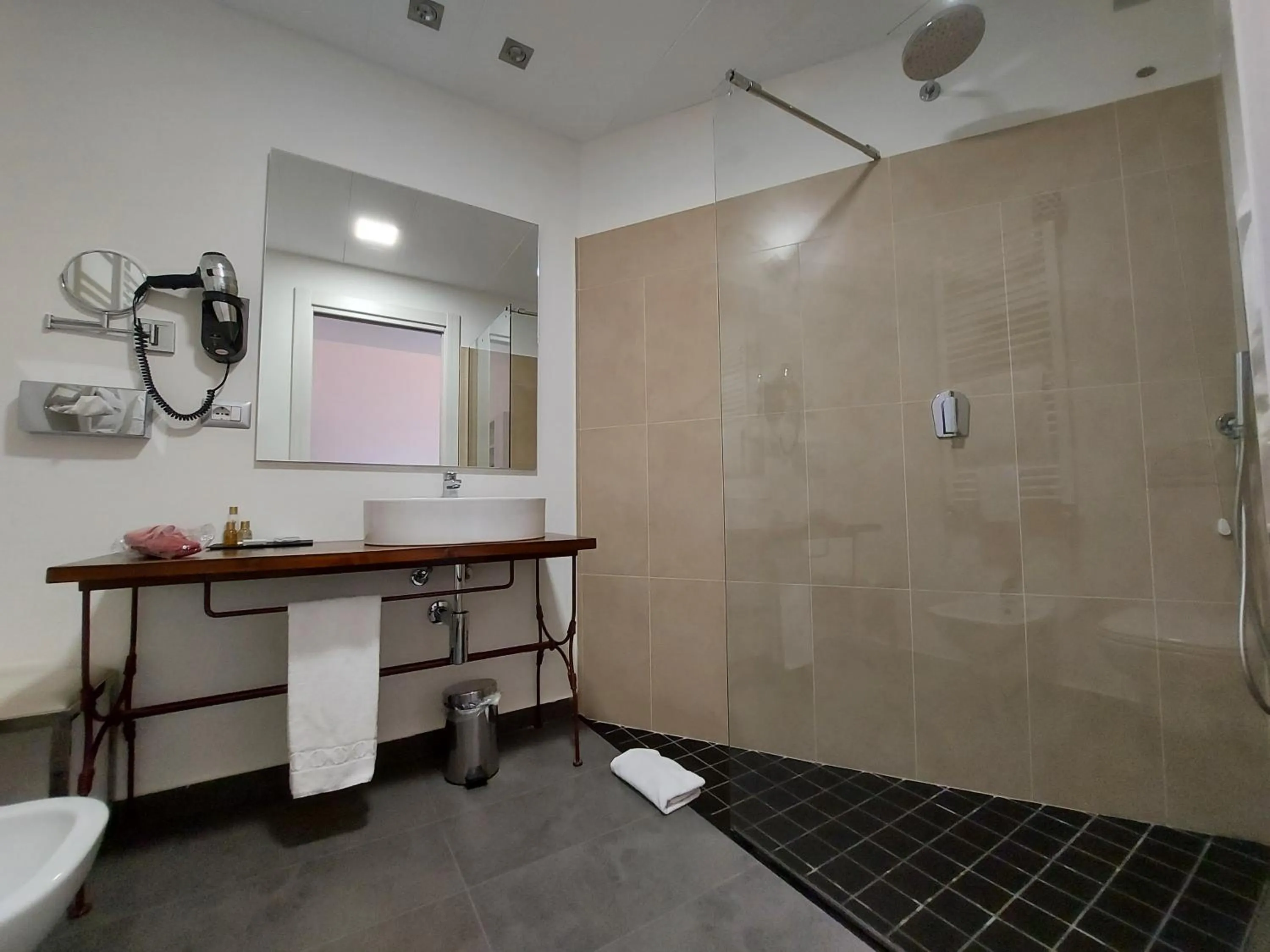 Comfort Double or Twin Room in Phi Hotel Milano